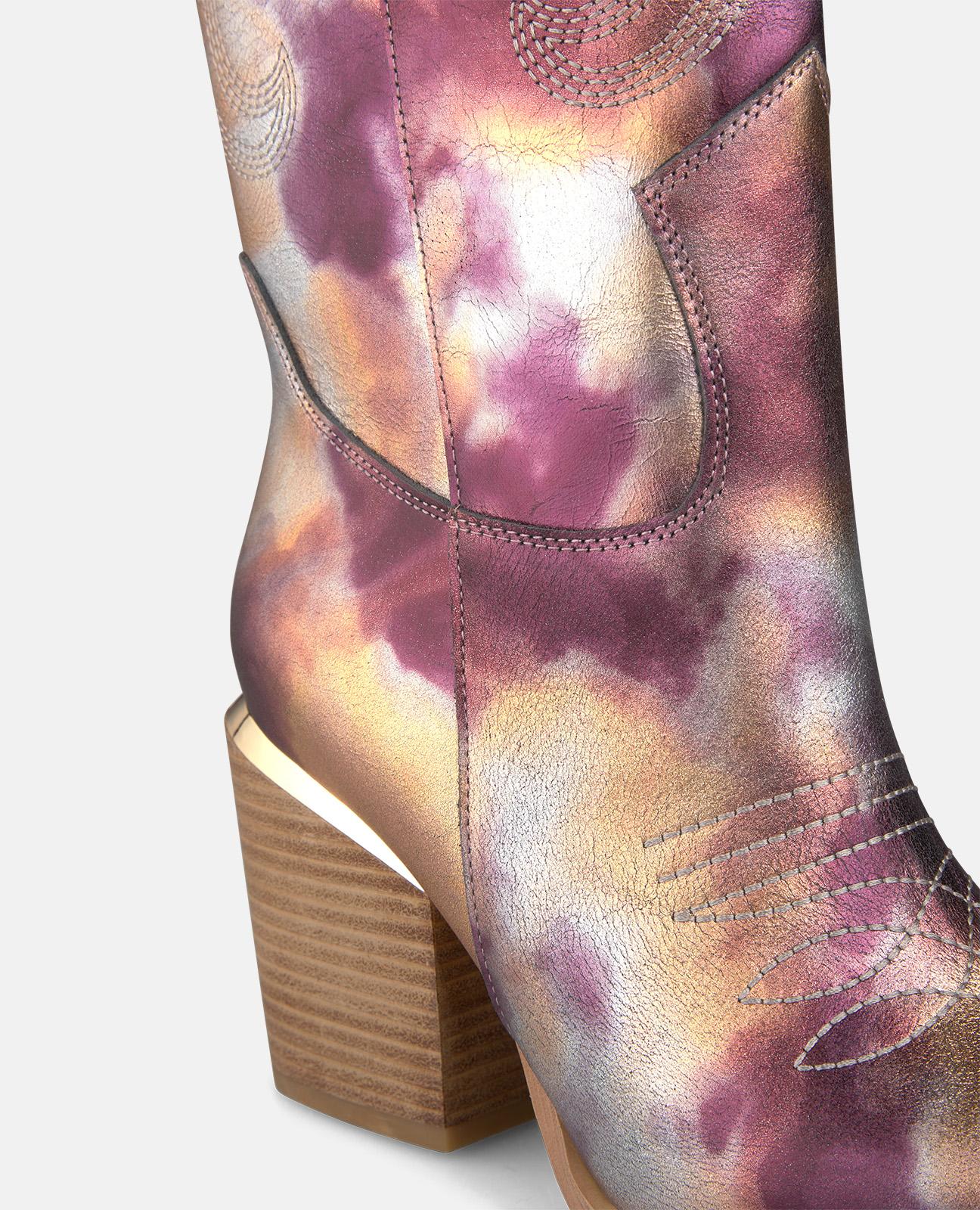 Botas Cowboy em Pele Efeito Fantasia com Detalhe Metálico no Tacão Roxo/Pérola-4