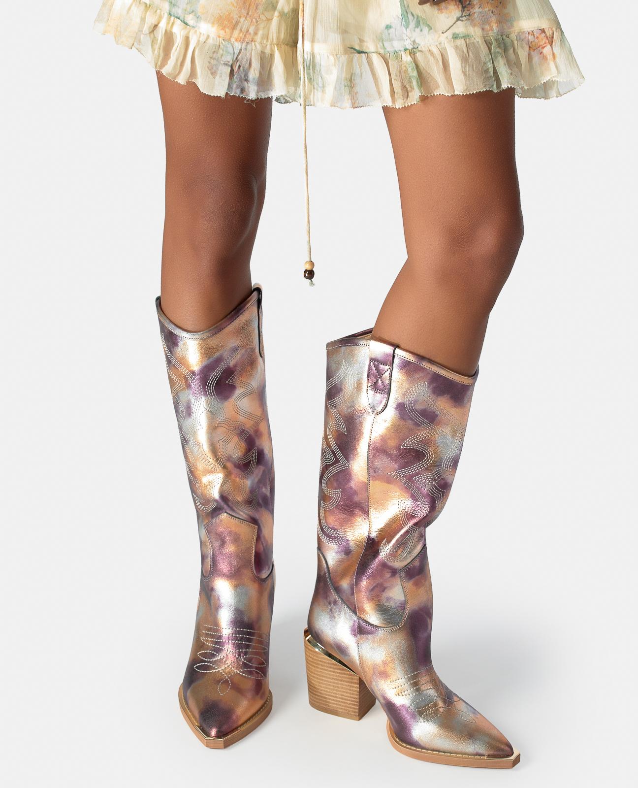 Botas Cowboy em Pele Efeito Fantasia com Detalhe Metálico no Tacão Roxo/Pérola-5