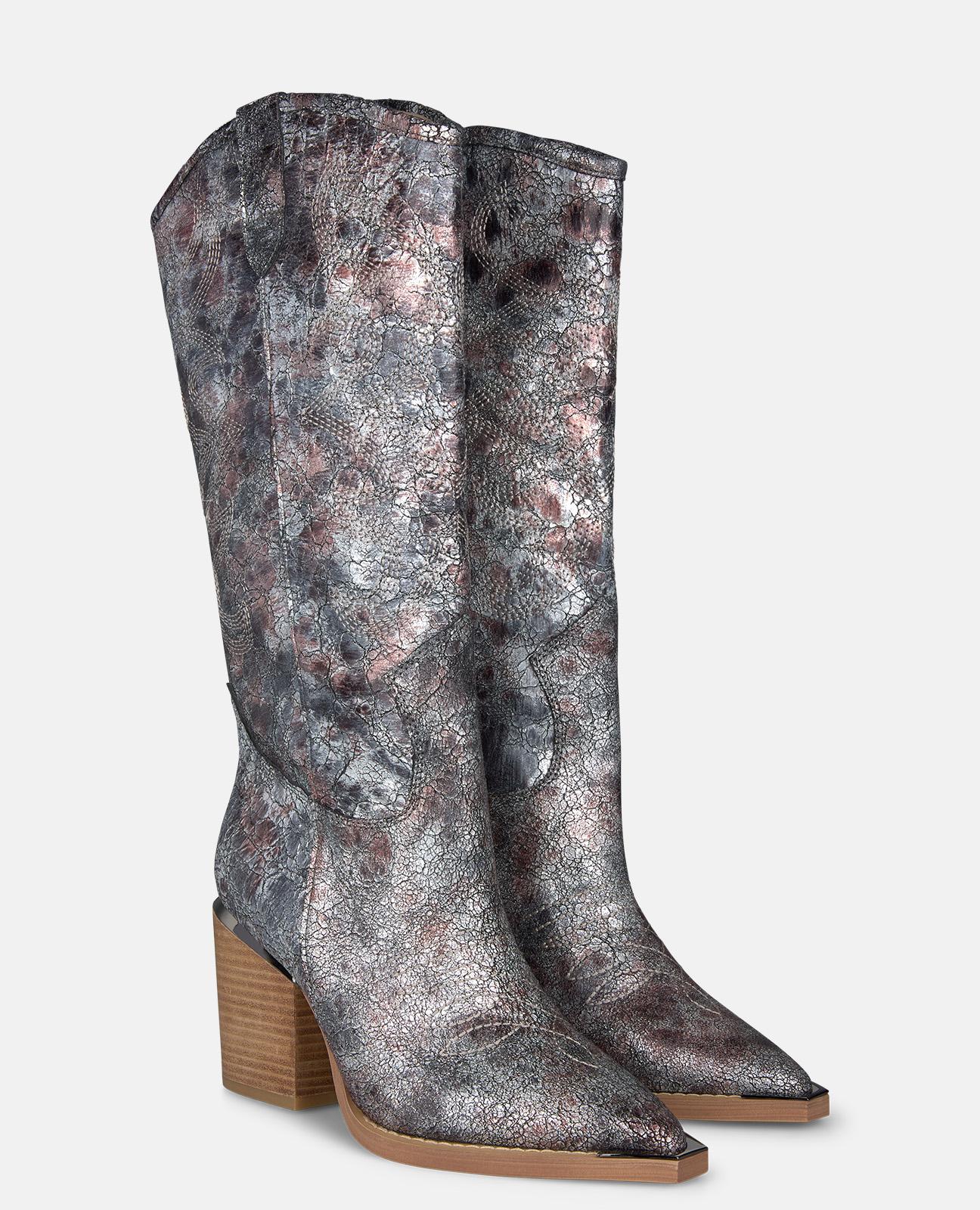Botas Cowboy em Pele Efeito Fantasia com Detalhe Metálico no Tacão Prateado-2
