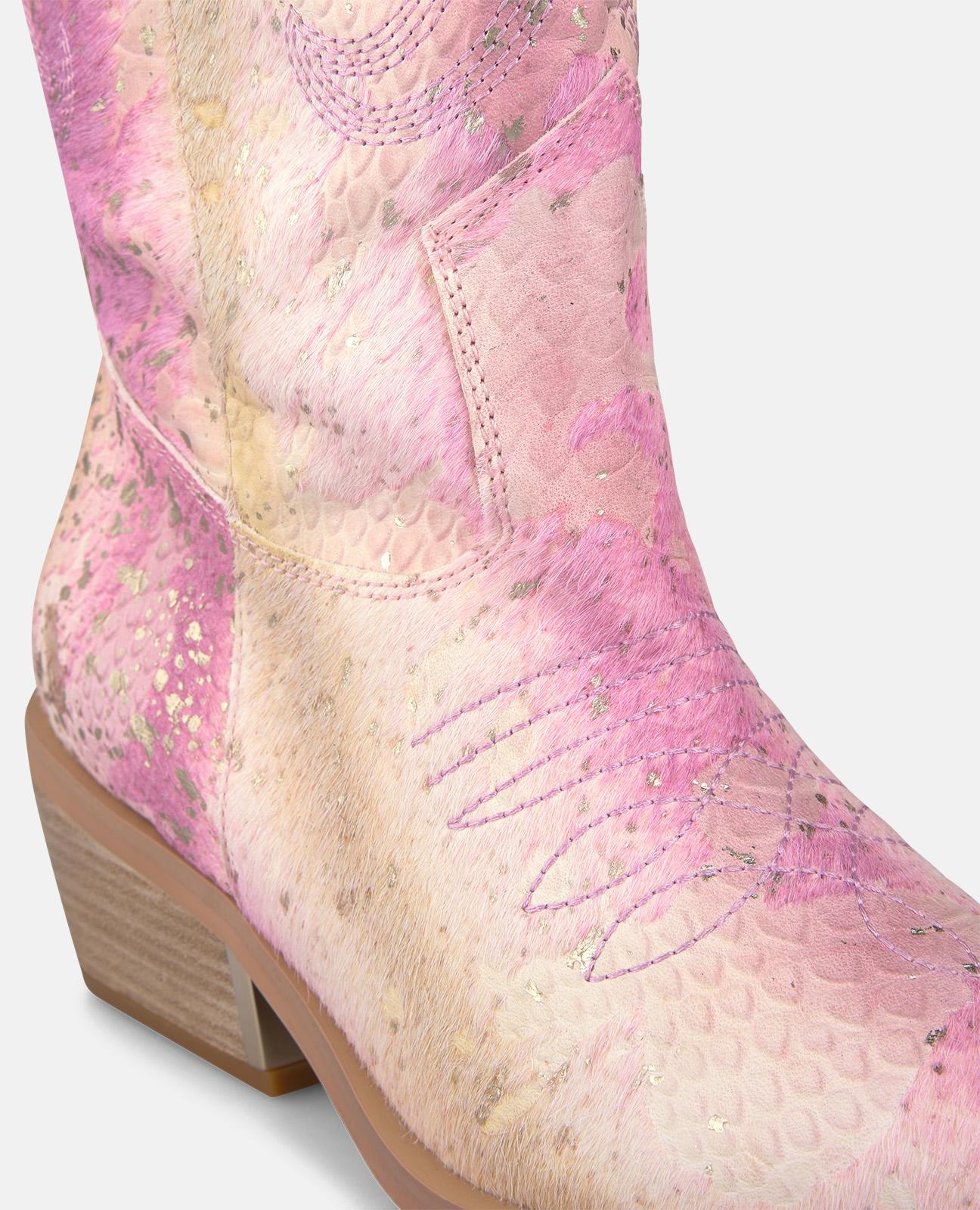 Botas Cowboy em Pele Efeito Serpente com Detalhe Metálico no Salto Rosa-pastel-4