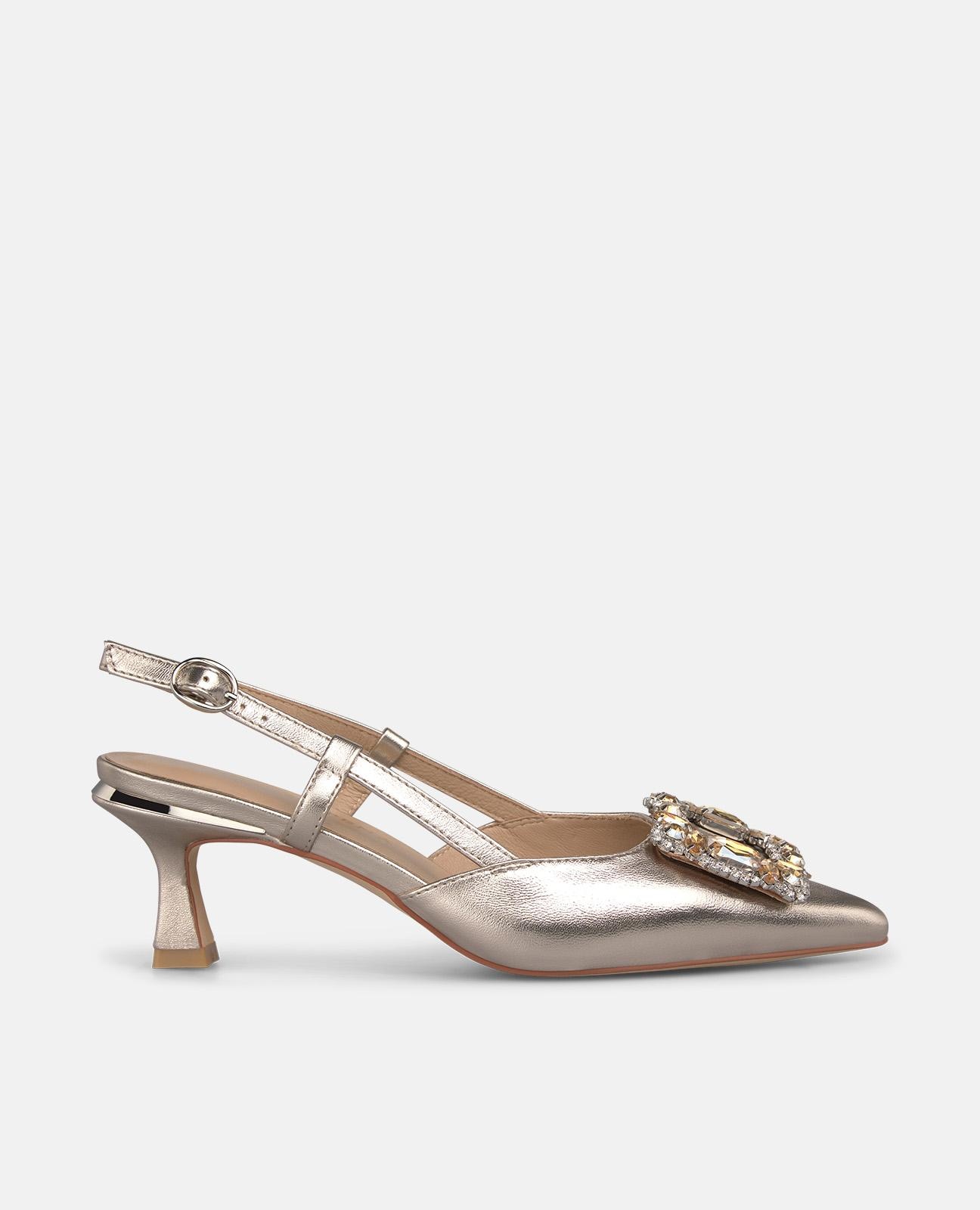 Imagem 0 de Sapatos de Salto em Pele com Calcanhar Aberto Efeito Metalizado com Detalhe Joia