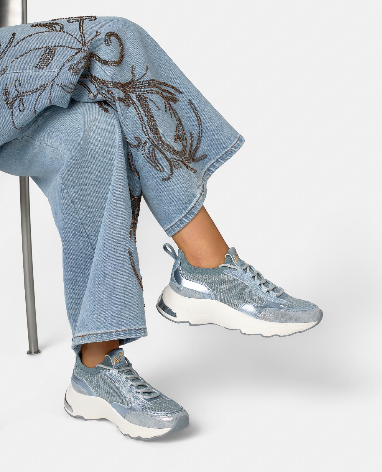 Sapatilhas Desportivas de Pele com Detalhes Metálicos e Fecho com Atacadores Azul-4