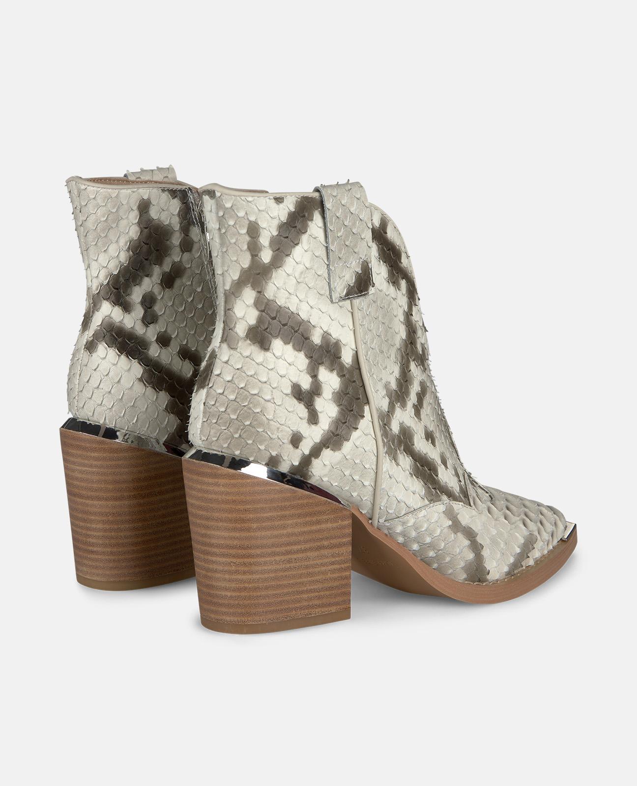 Botins Cowboy em Pele Efeito Cobra com Corte Decotado Frontal Marfim-3