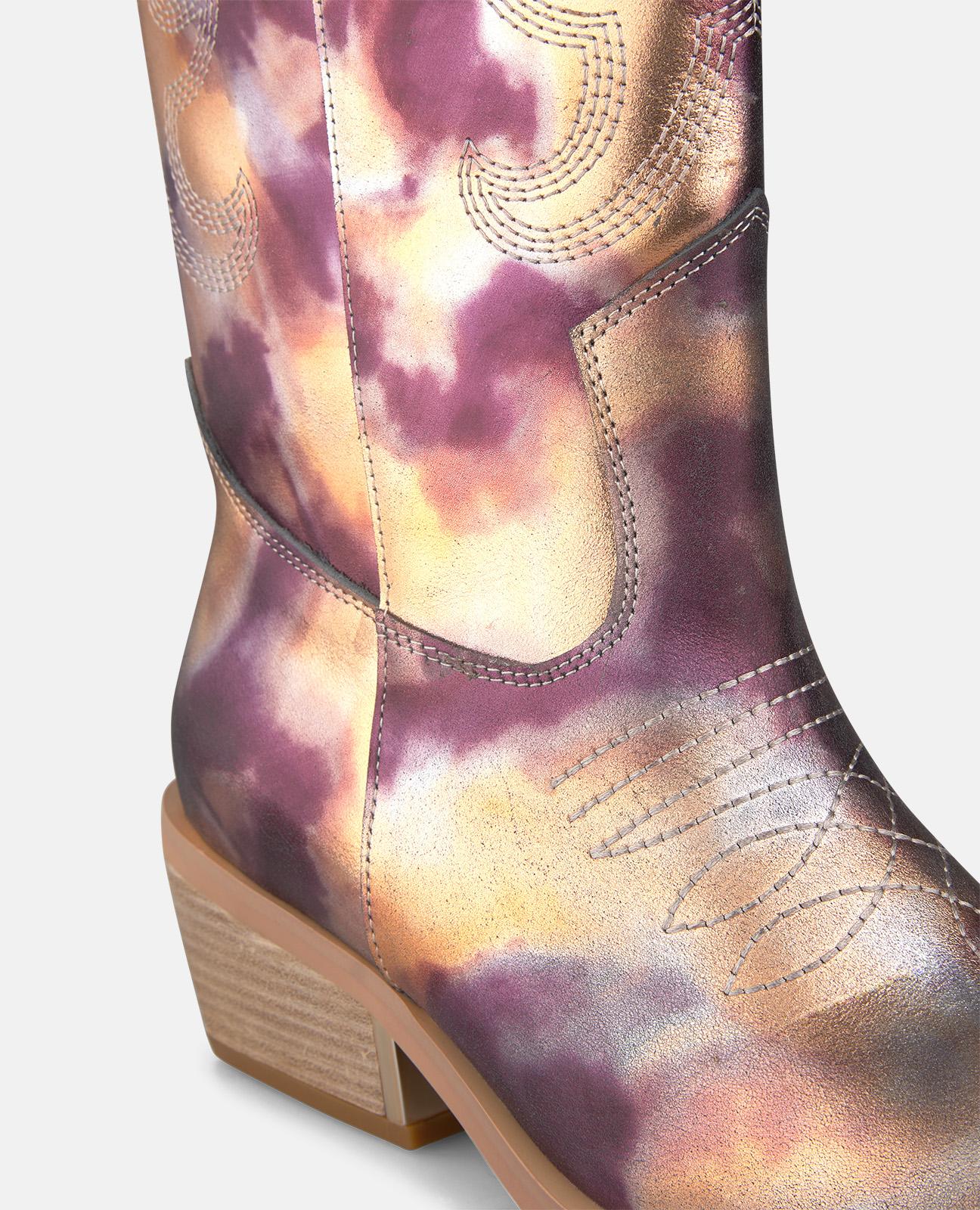Botas Cowboy em Pele Efeito Fantasia com Detalhe Metálico no Tacão Roxo-4