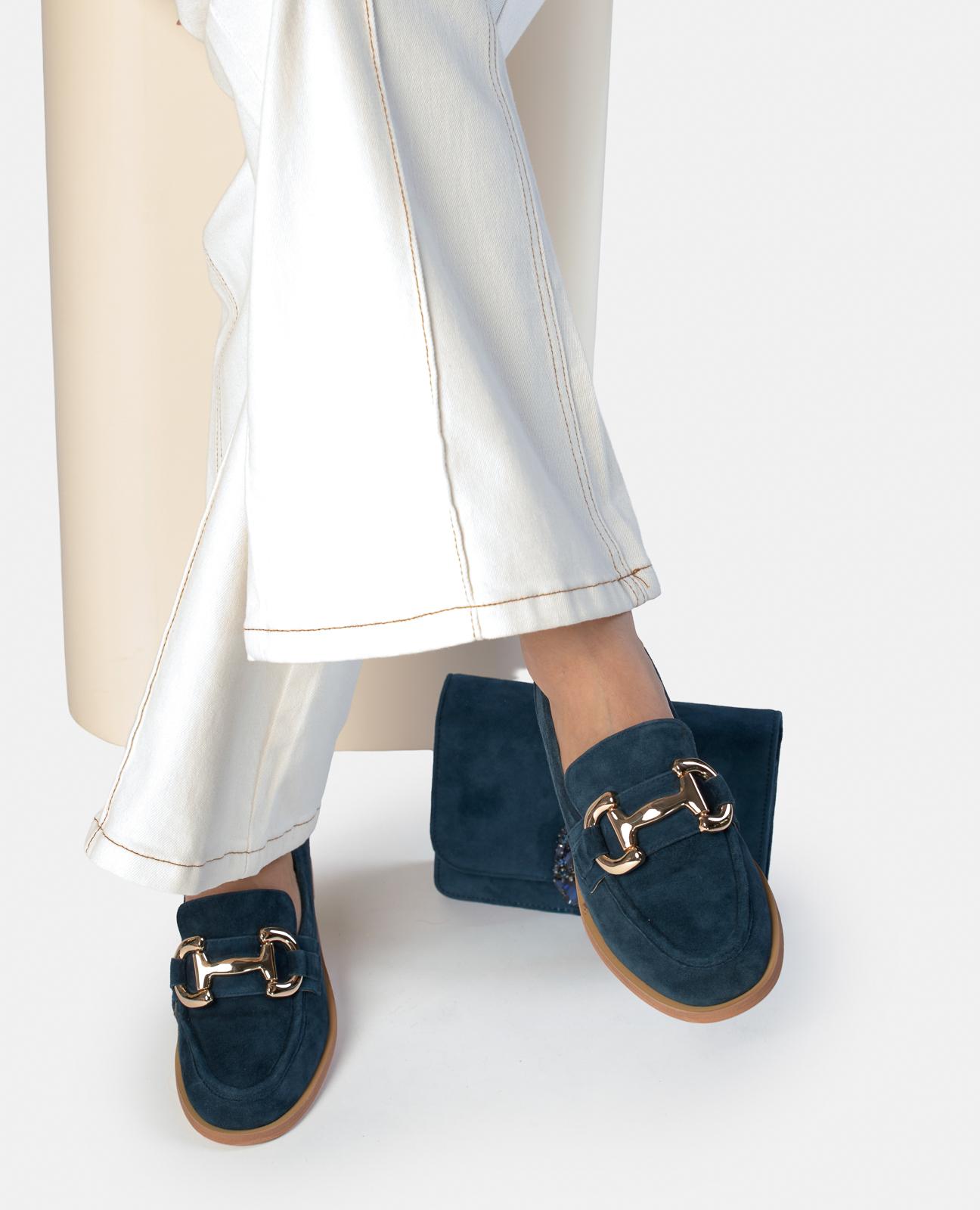 Mocassins Rasos com Adorno Frontal e Detalhe Metálico na Parte Do Salto Azul-marinho-5