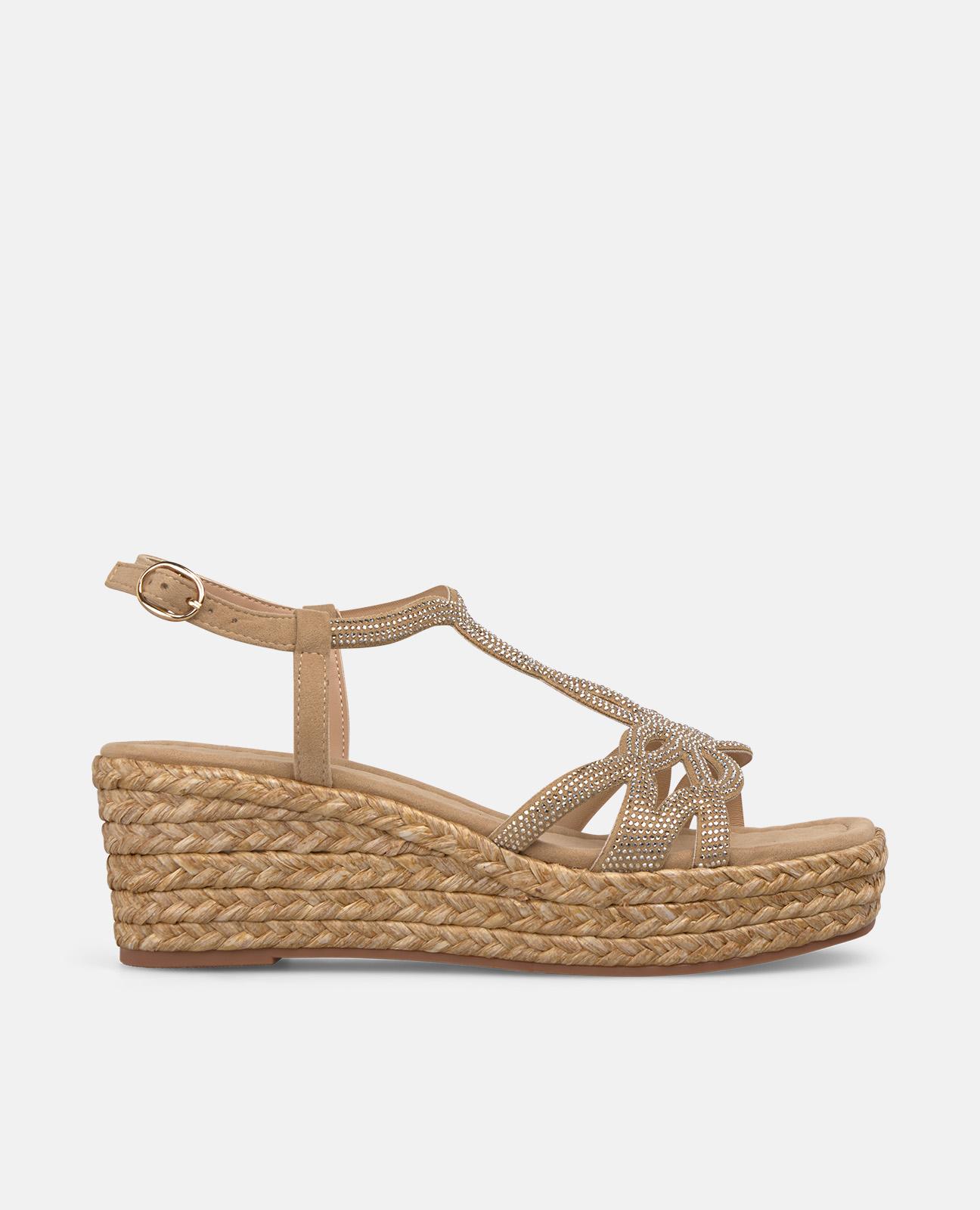 Sandálias de Cunha de Esparto com Tiras Entrelaçadas e Fecho de Fivela Areia-1