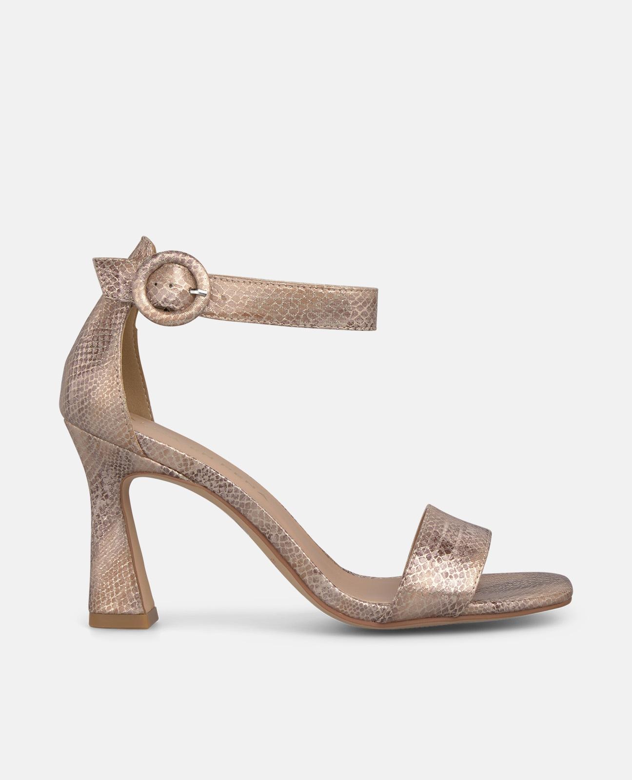 Imagem 0 de Sandálias de Salto com Tira Frontal e Fecho de Fivela