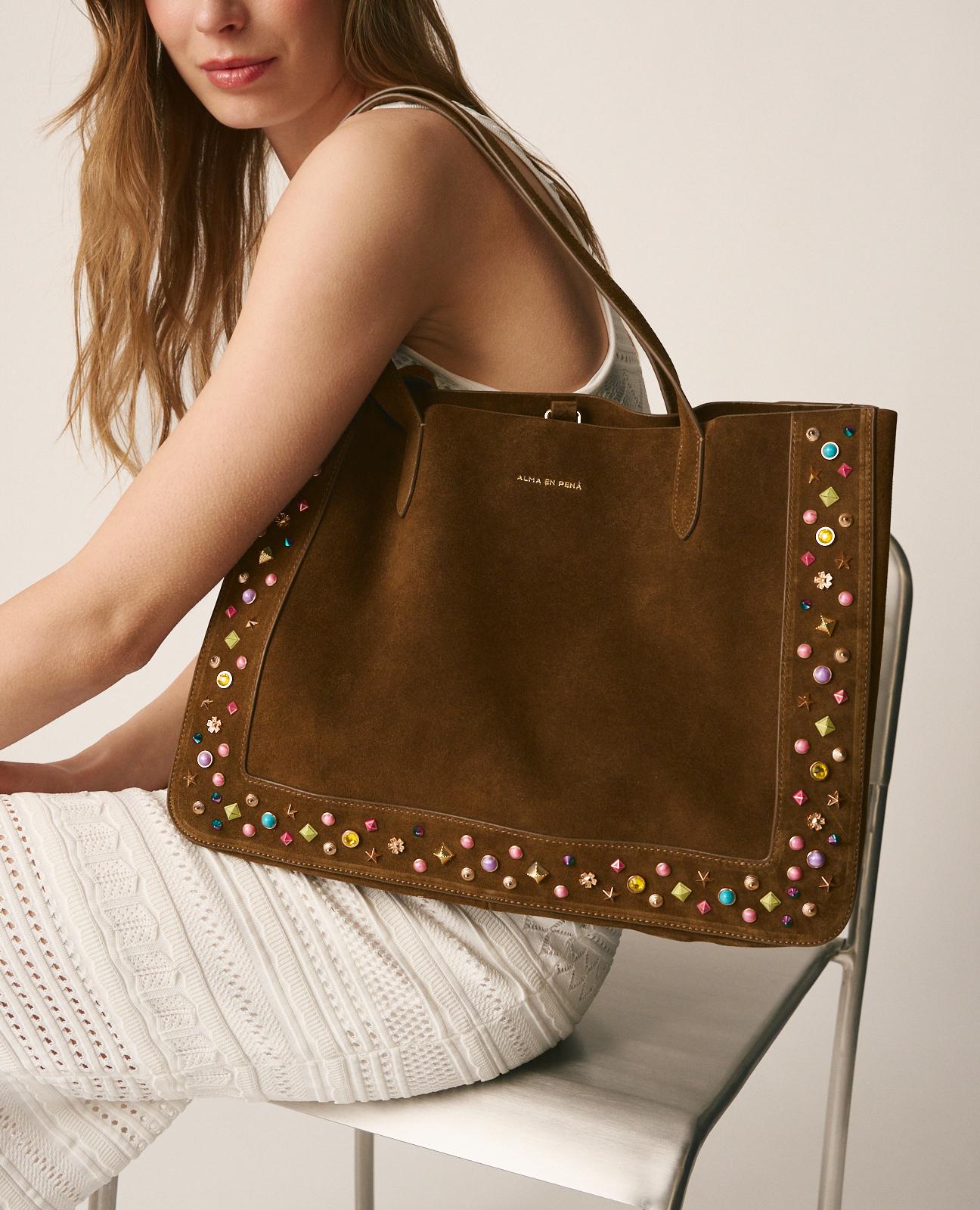 Mala Shopper de Pele com Design em Tachas Metálicas de Cores e Fecho com Íman Camel-3
