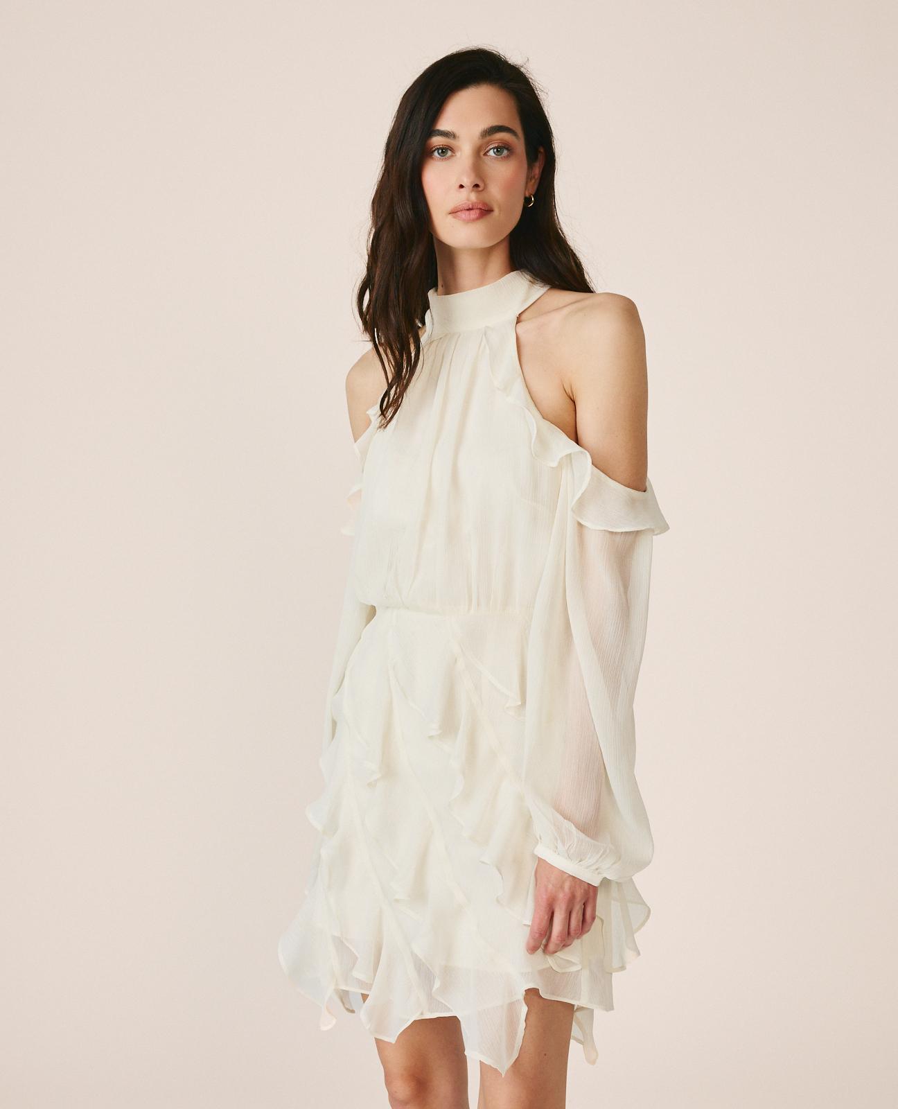 Imagem 0 de Vestido Curto Fluído Confecionado em Gáspea com Ombros Descobertos e Costas com Folhos Ao Gola