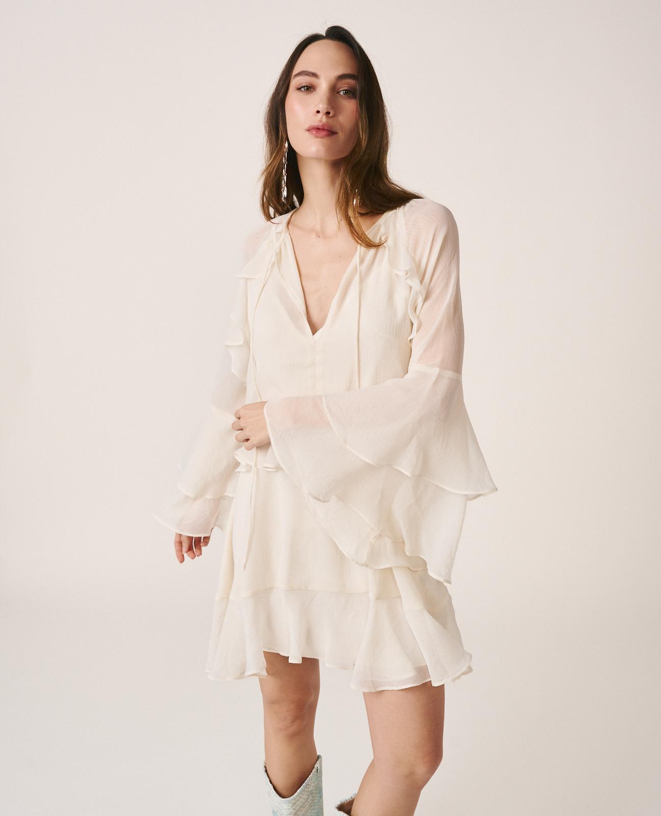 Vestido Curto Fluido Confecionado em Gase de Manga Comprida À Boca de Sino Branco-1