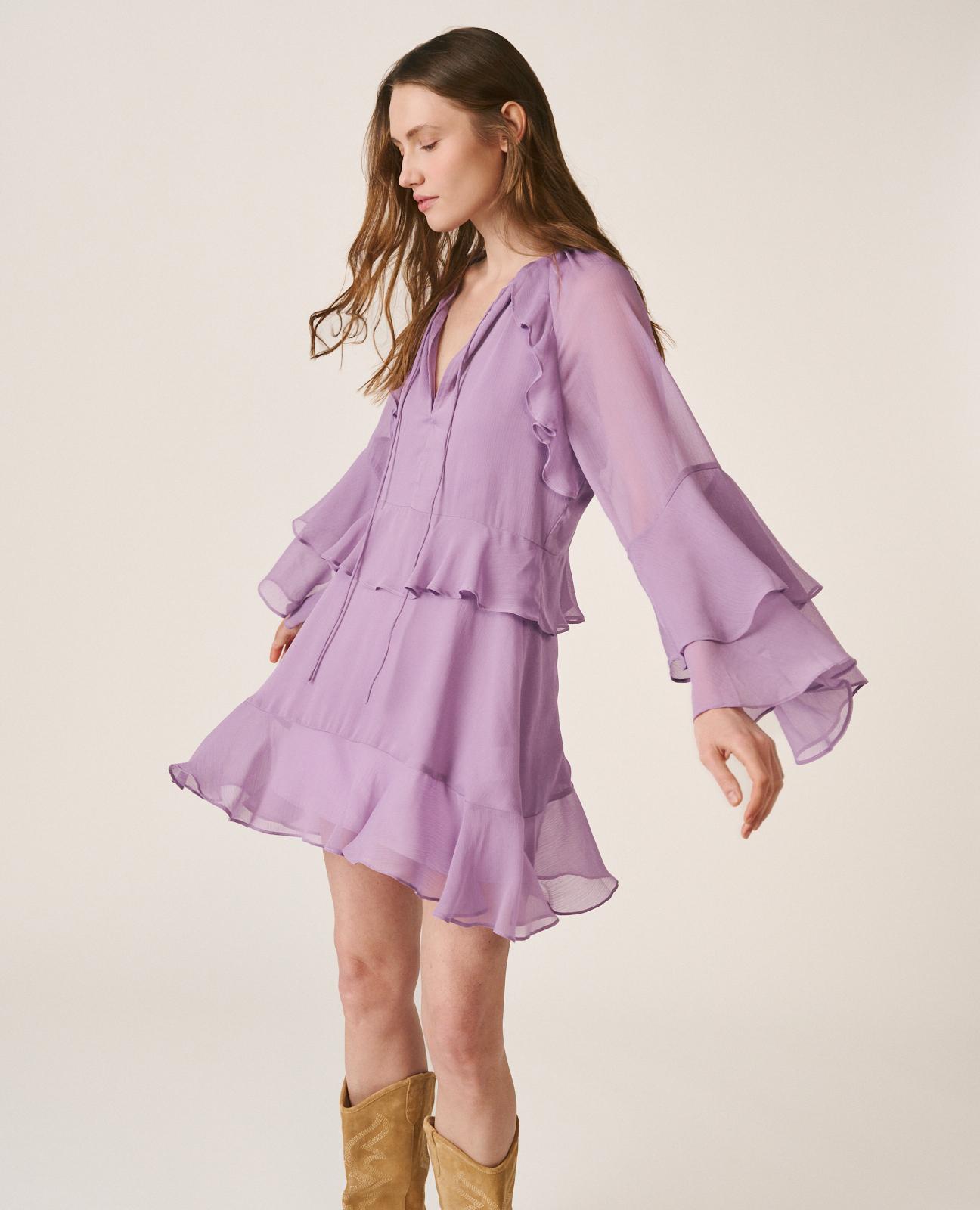 Vestido Curto Fluido Confecionado em Gase de Manga Comprida À Boca de Sino Lilás-3