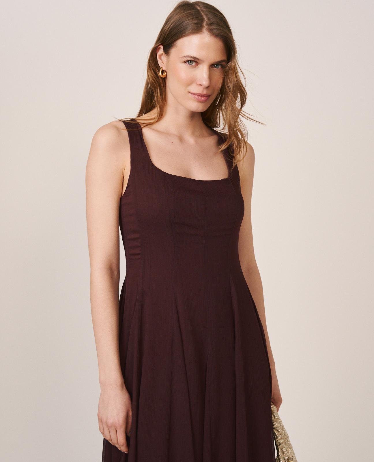 Vestido Midi com Volume Confecionado em Gaze e Gola Quadrada Castanho-4