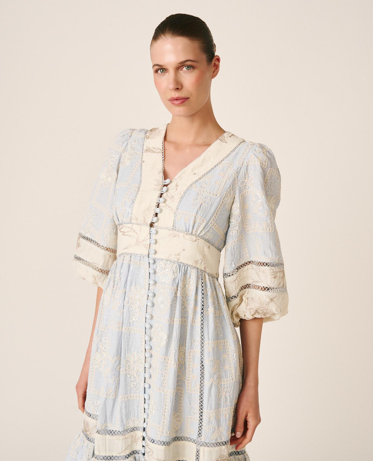Vestido Midi Bordado com Motivo Geométrico e Manga 3/4 Abalonada com Punhos Elásticos Azul-2