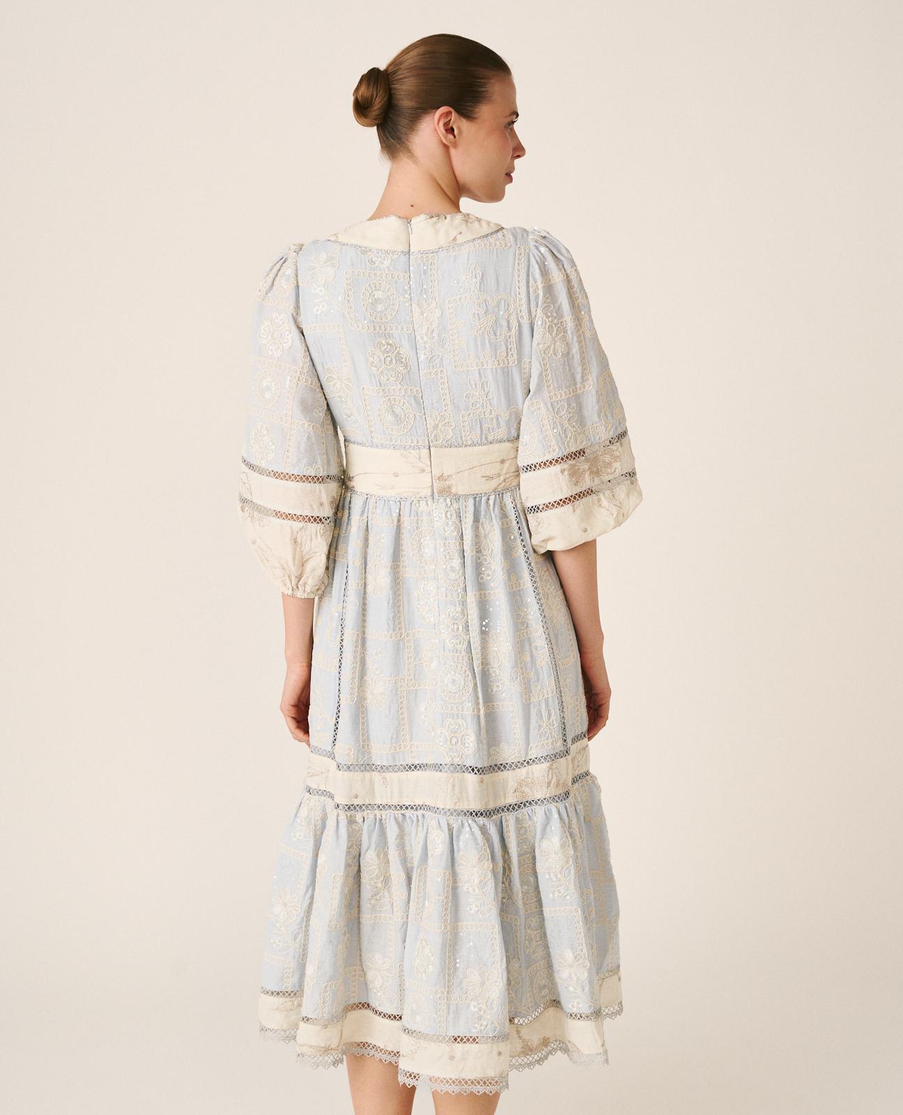 Vestido Midi Bordado com Motivo Geométrico e Manga 3/4 Abalonada com Punhos Elásticos Azul-8