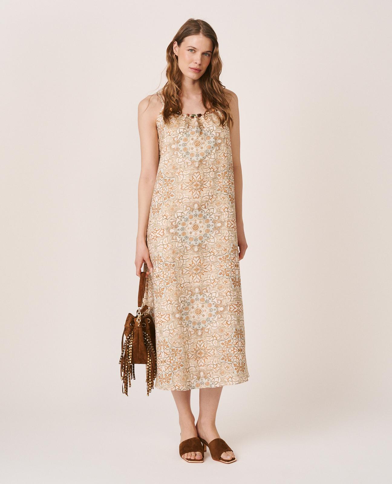 Vestido Midi com Estampado Geométrico sem Mangas e Decote com Detalhe de Pedras Caqui-4