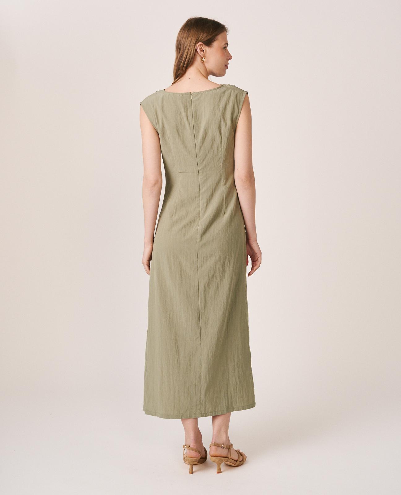 Vestido Midi sem Mangas com Gola Drapeada Caqui-7