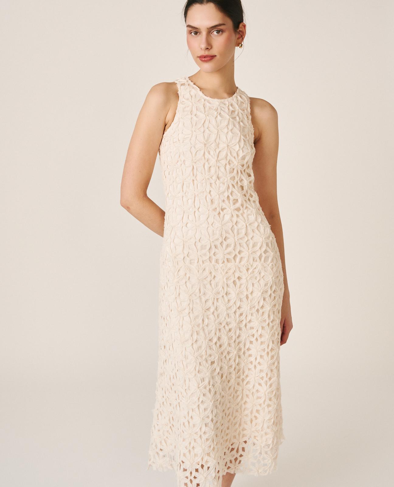 Imagem 0 de Vestido Midi Ajustado sem Mangas Confecionado com Técnica de Entrançados