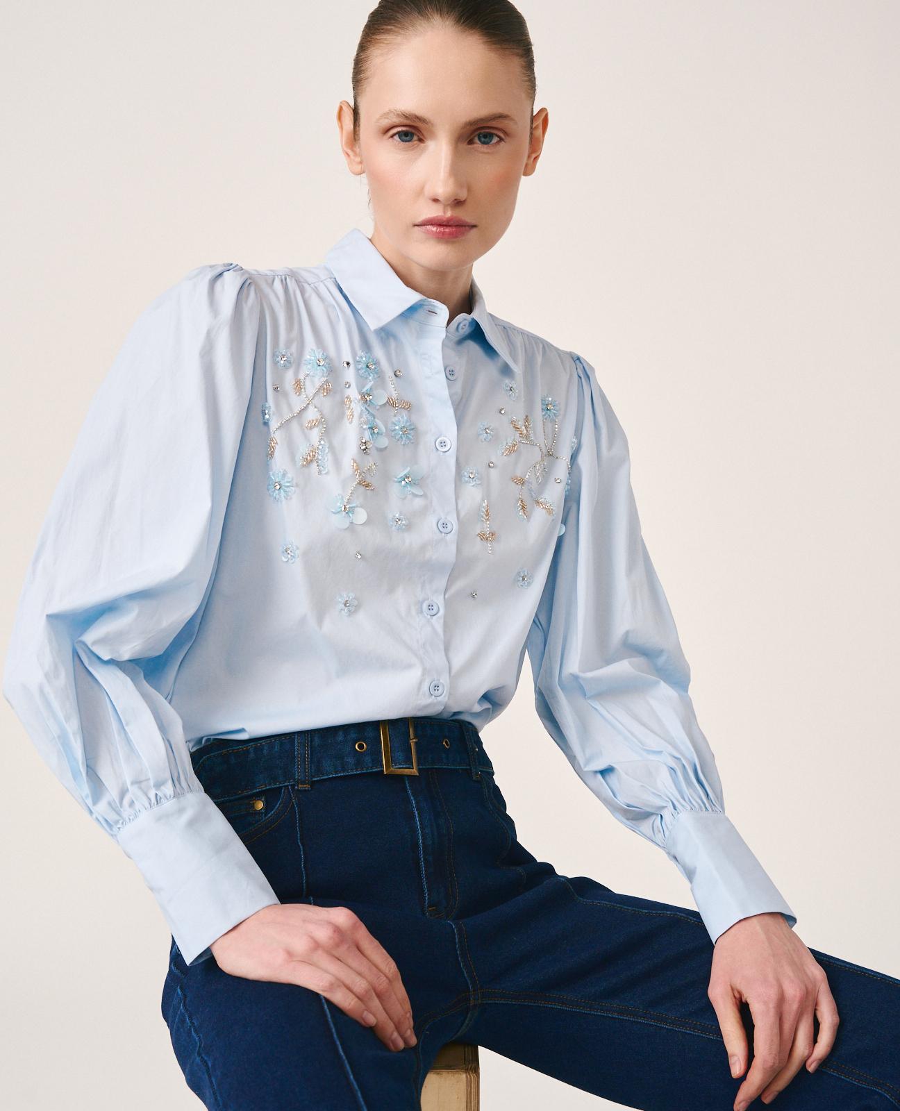 Camisa de Popelina de Algodão com Aplicações de Pedraria com Motivo Floral Azul-2