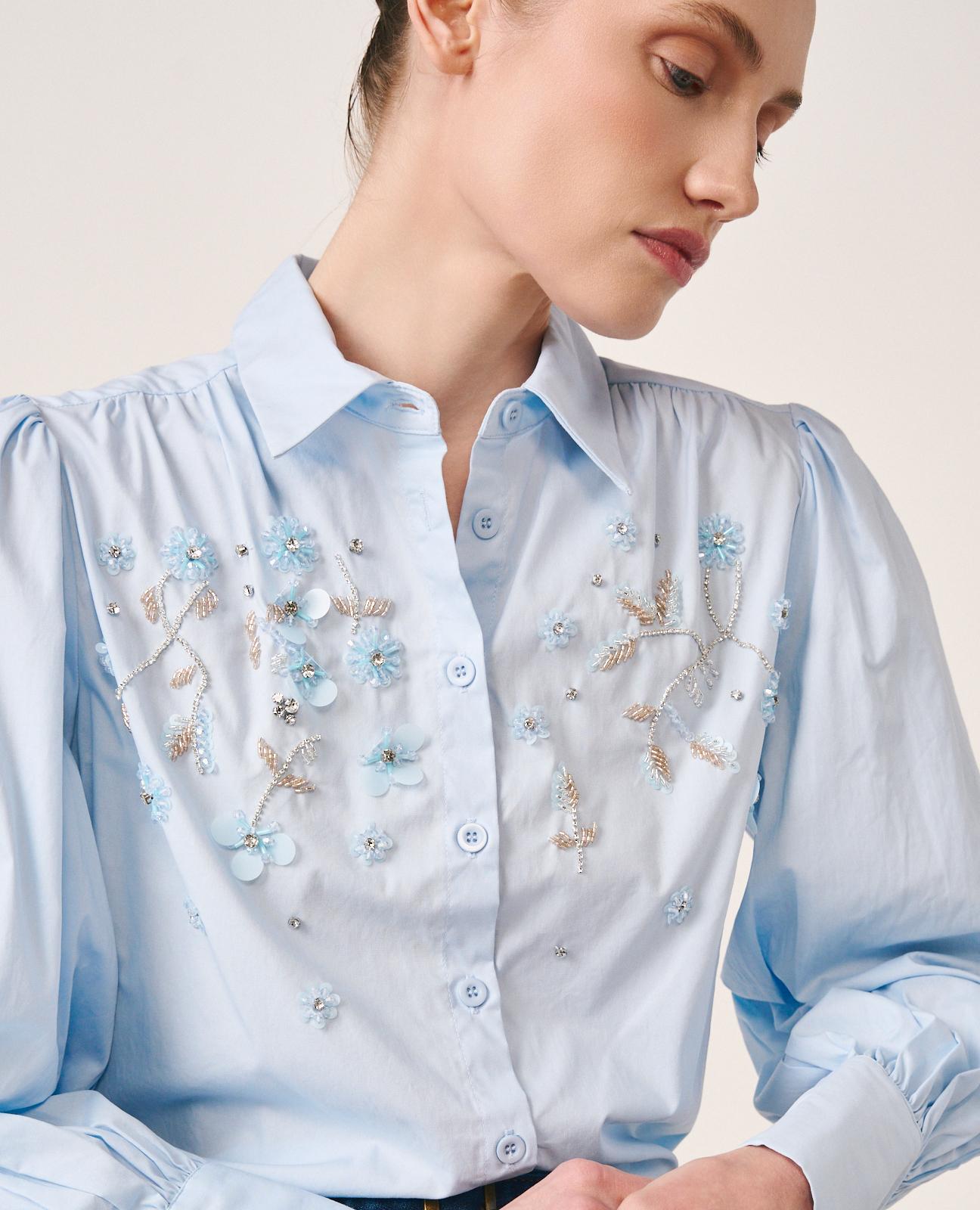 Camisa de Popelina de Algodão com Aplicações de Pedraria com Motivo Floral Azul-4