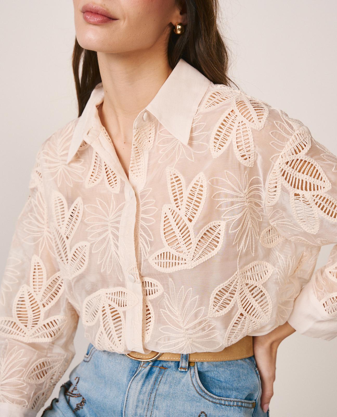Camisa de Gase com Perfurados e Bordados Bege-4