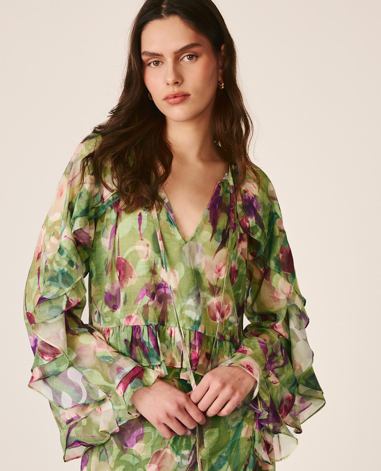 Blusa de Gase e Manga Comprida À Boca de Sino com Folhos Verde-5