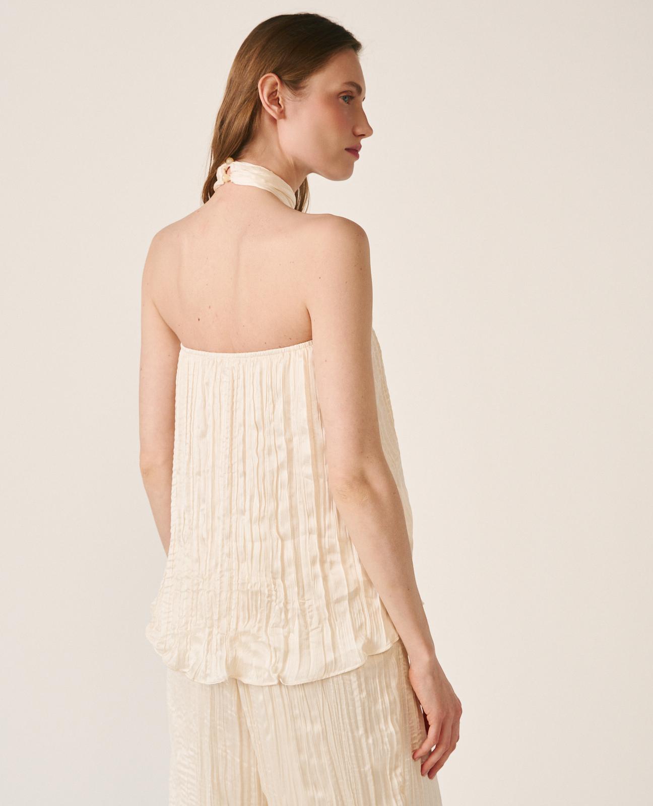Blusa de Cetim com Efeito Enrugado e Broche de Estrela-do-mar na Gola Halter Branco-8