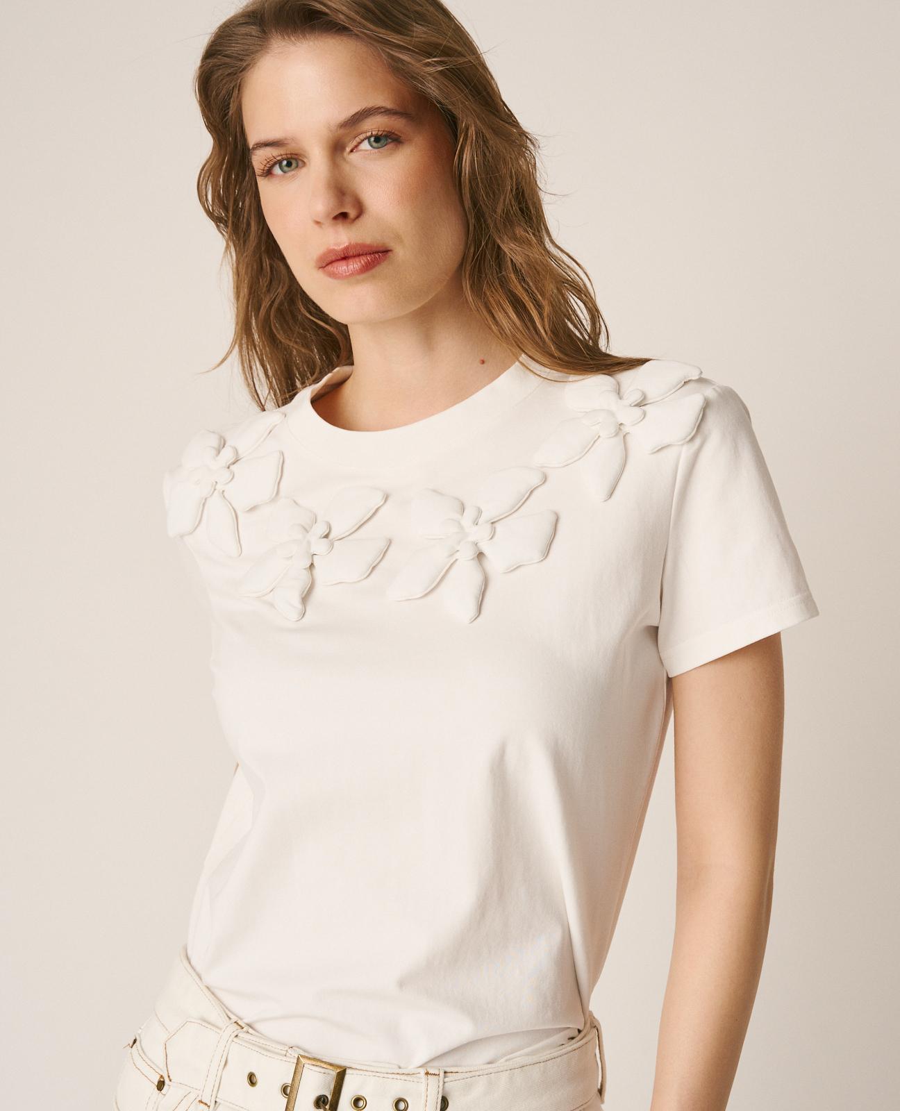 T-shirt de Algodão com Apliques de Flores em 3d na Gola Branco-4