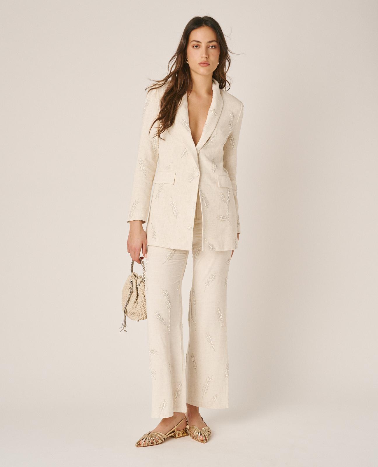 Blazer com Bolsos Frontais e Fecho Frontal com Botão Branco-2
