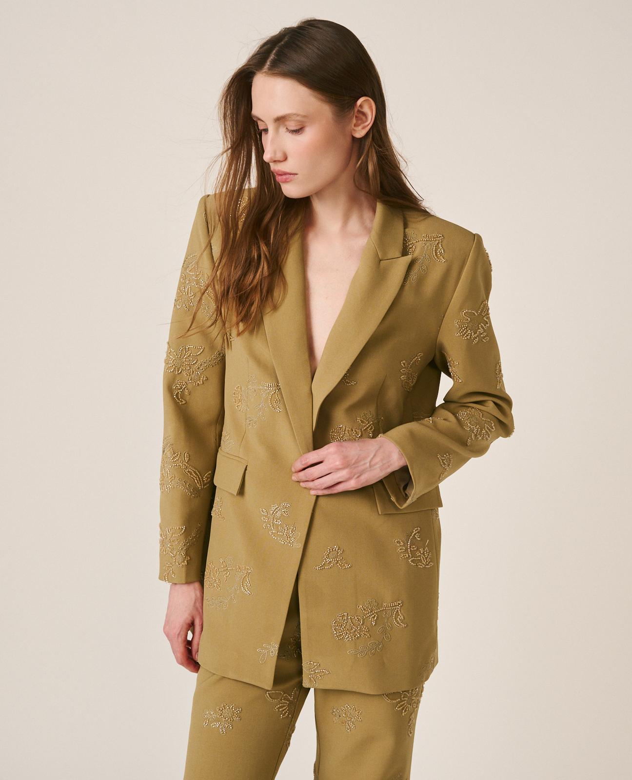 Blazer Confecionada em Crepe com Detalhes Bordados Camel-4