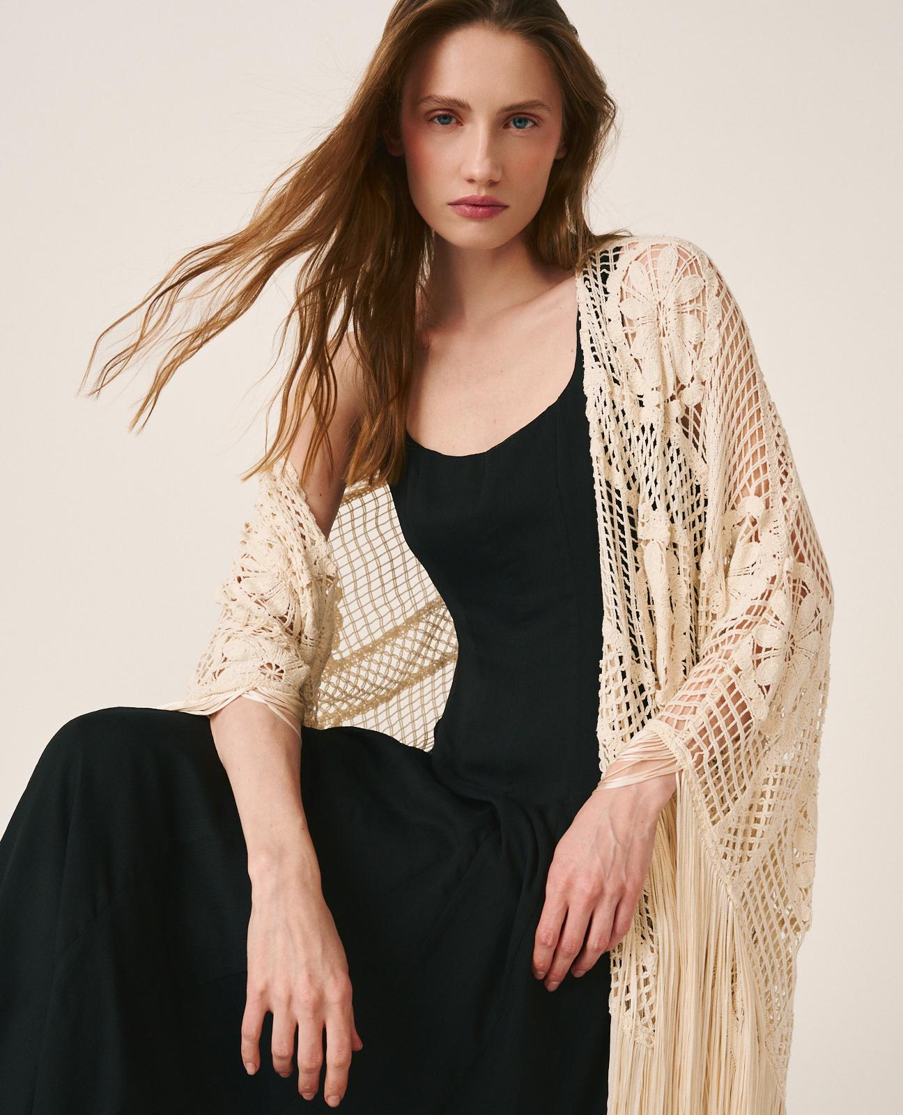 Imagem 0 de Kaftan Tecido Tipo Crochet com Franjas