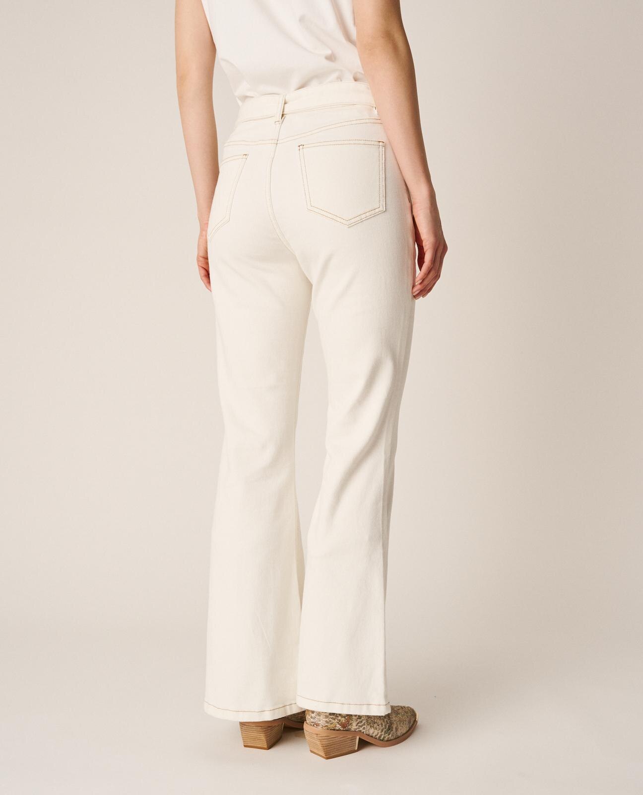 Jeans Retos de Cintura Subida com Nervura Frontal e Cinto Forrado Branco-4