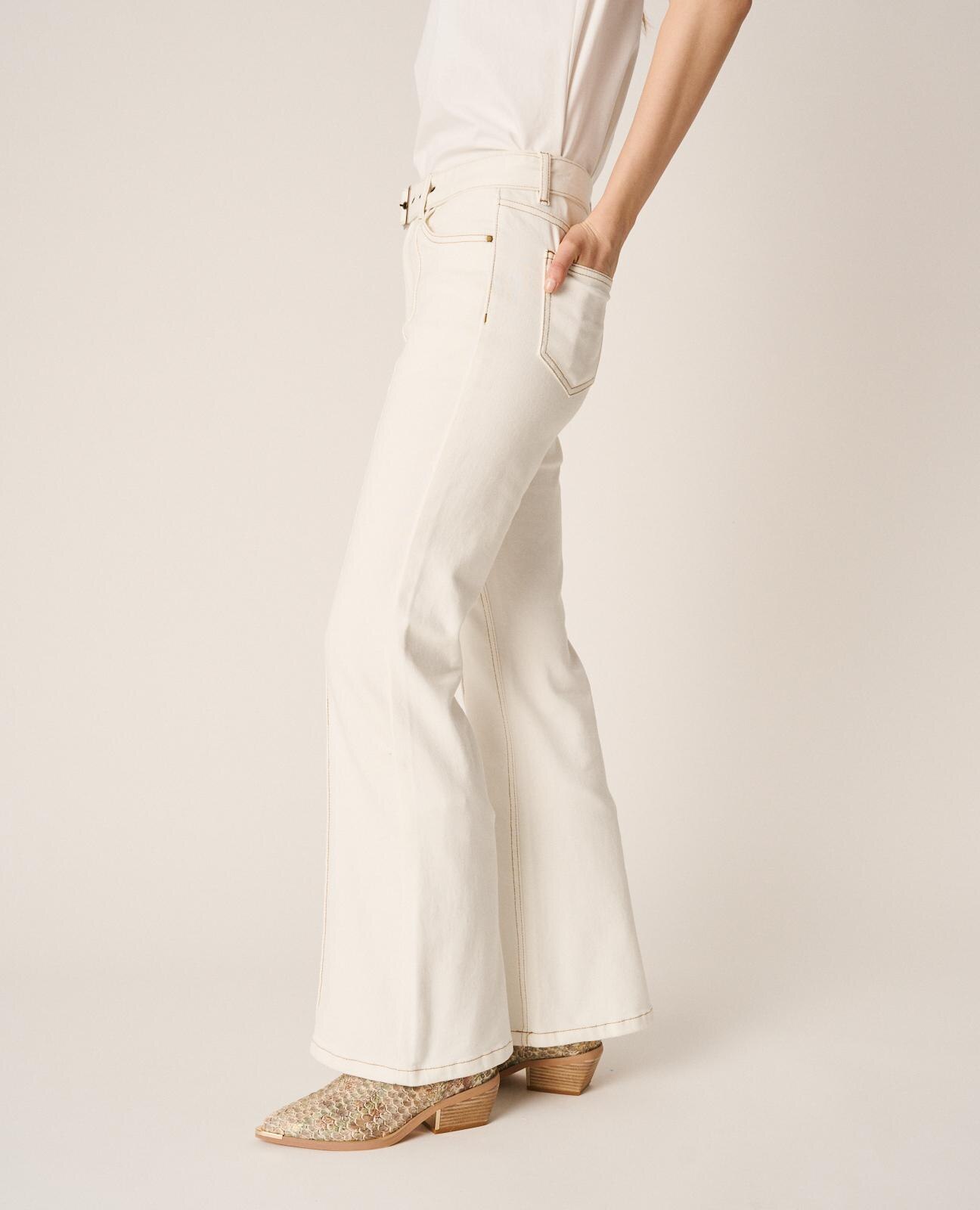 Jeans Retos de Cintura Subida com Nervura Frontal e Cinto Forrado Branco-5