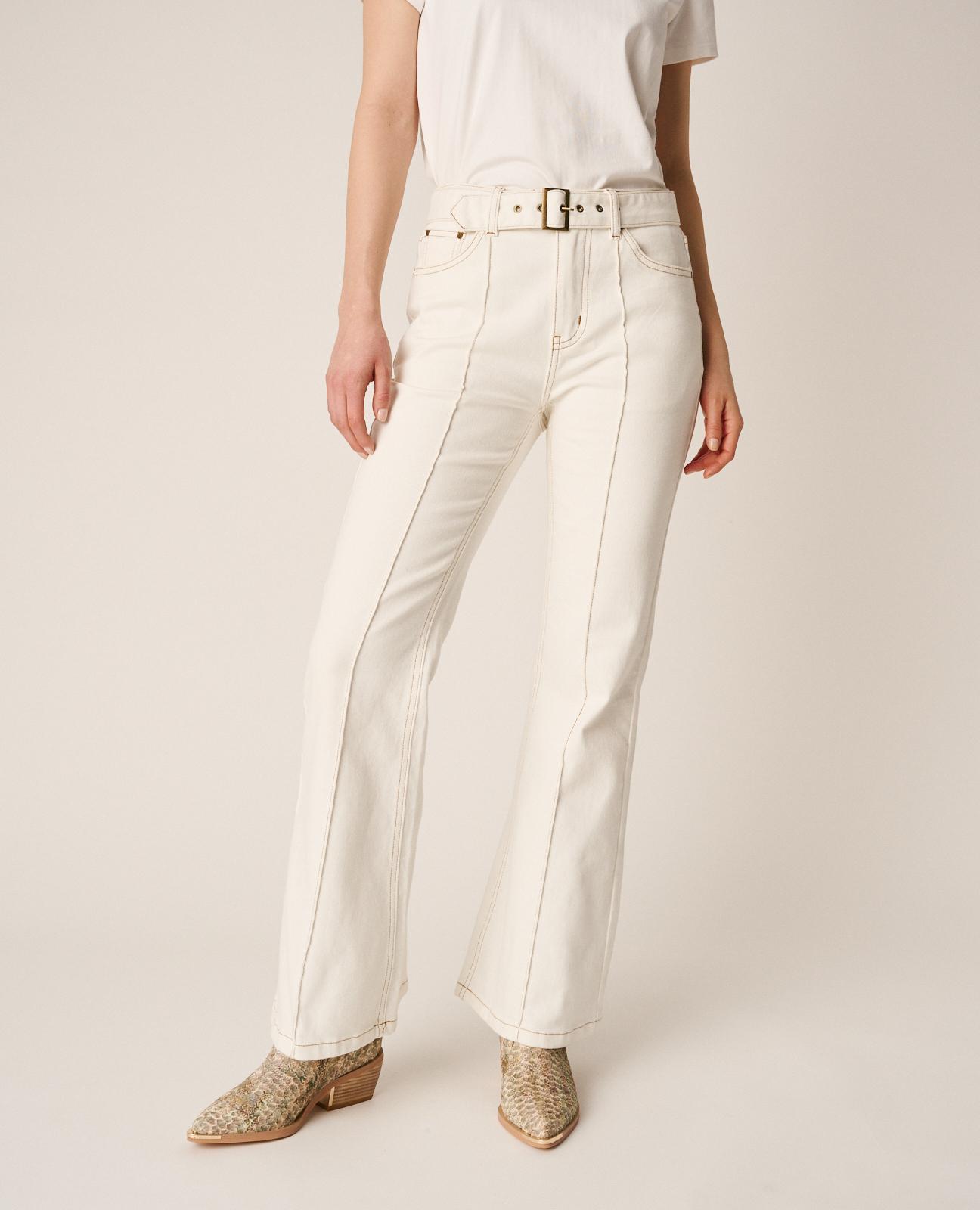Jeans Retos de Cintura Subida com Nervura Frontal e Cinto Forrado Branco-6