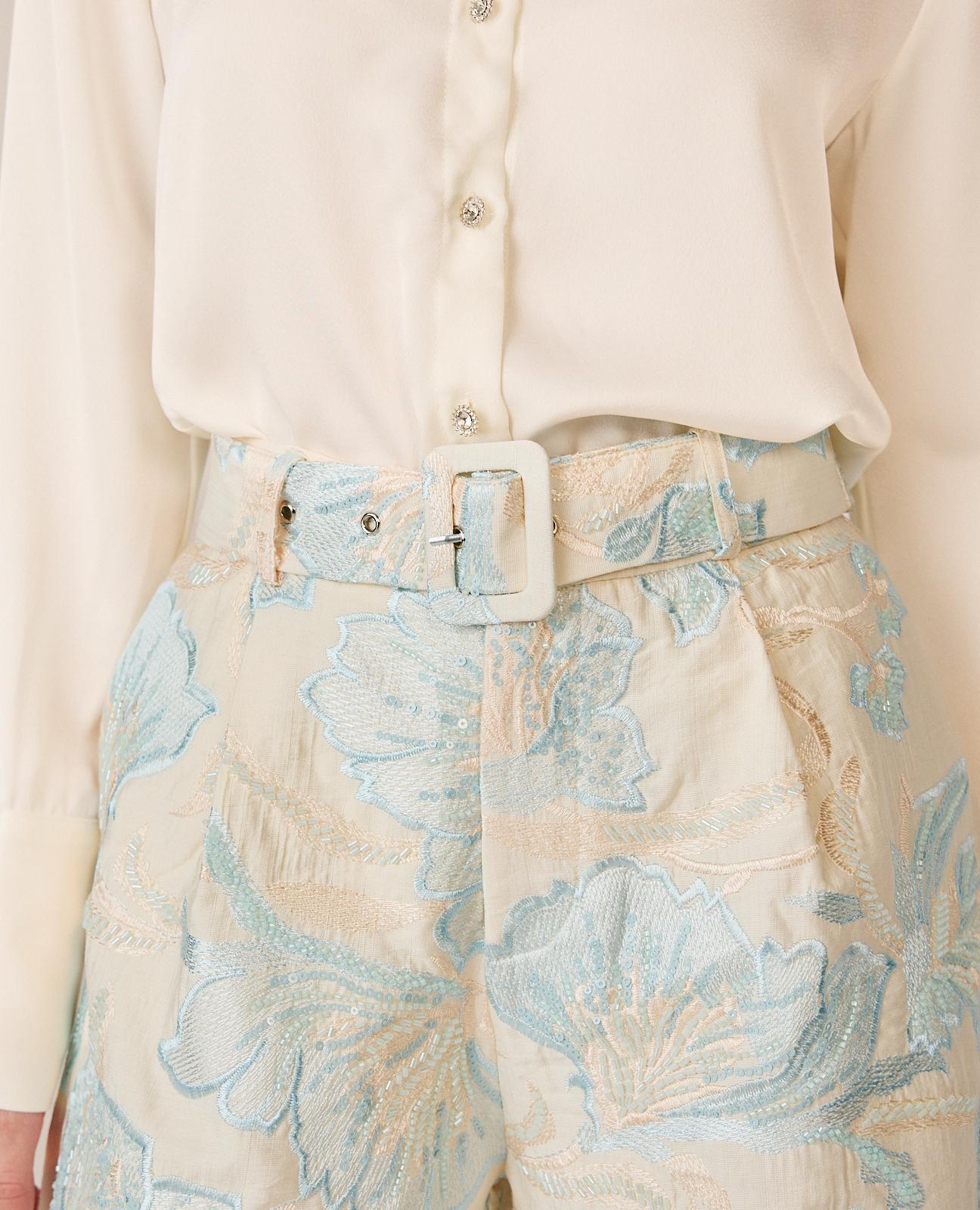 Bermudas de Pinças com Bordados Florais de Cintura Subida e Bolsos Laterais Azul-6