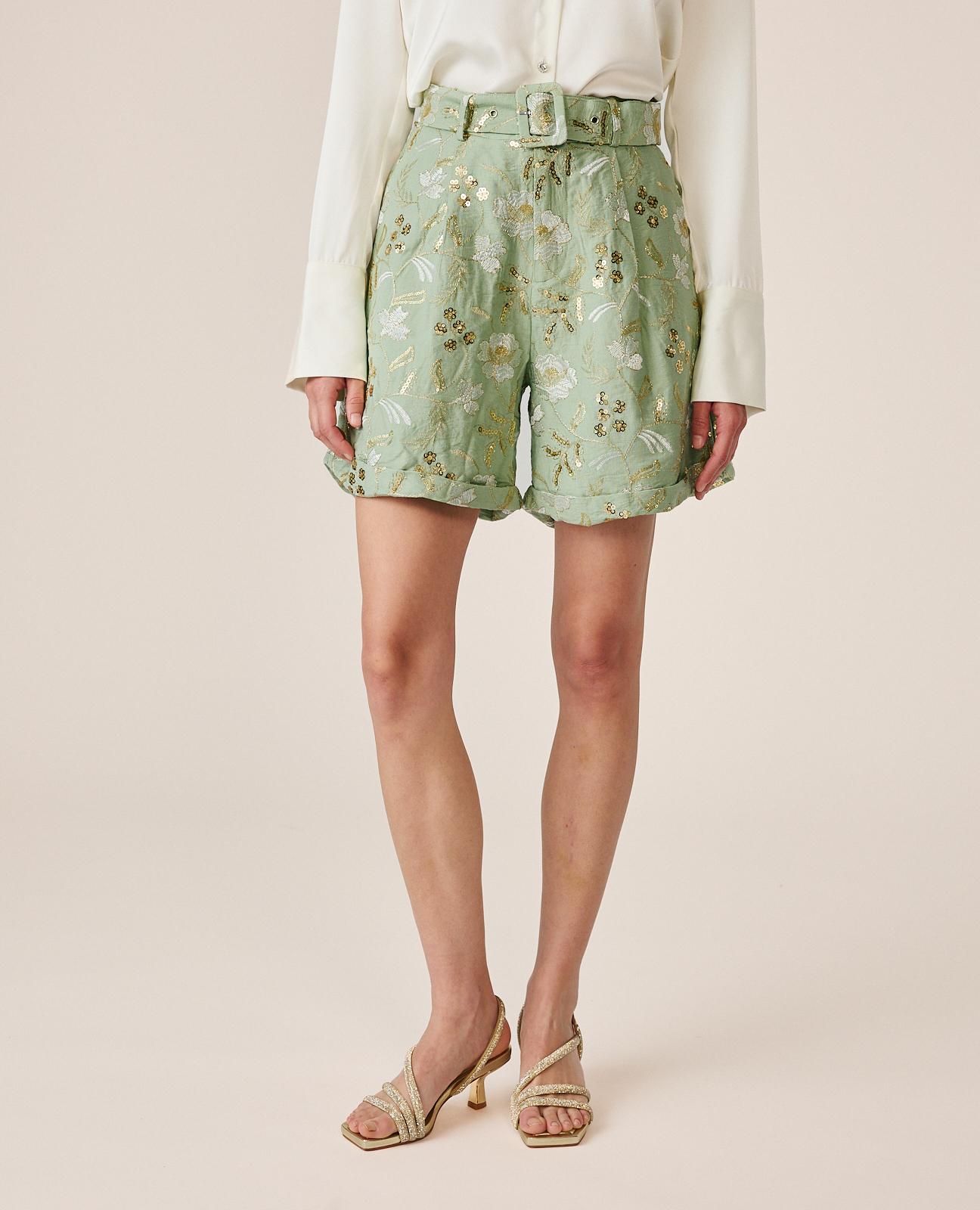 Bermudas de Pinças com Bordados Florais de Cintura Subida e Bolsos Laterais Verde-5