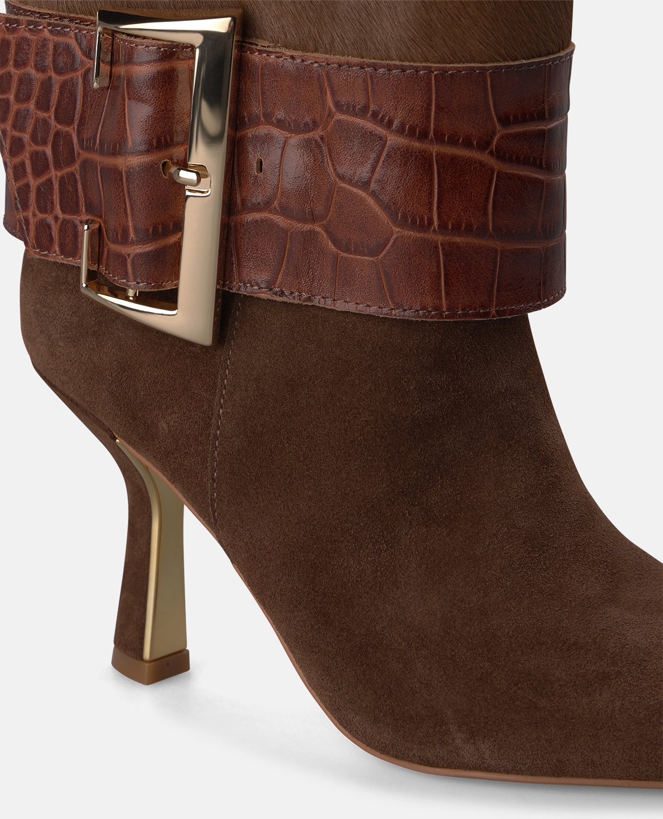 Botas Básicas em Pele com Fivela Camel-4