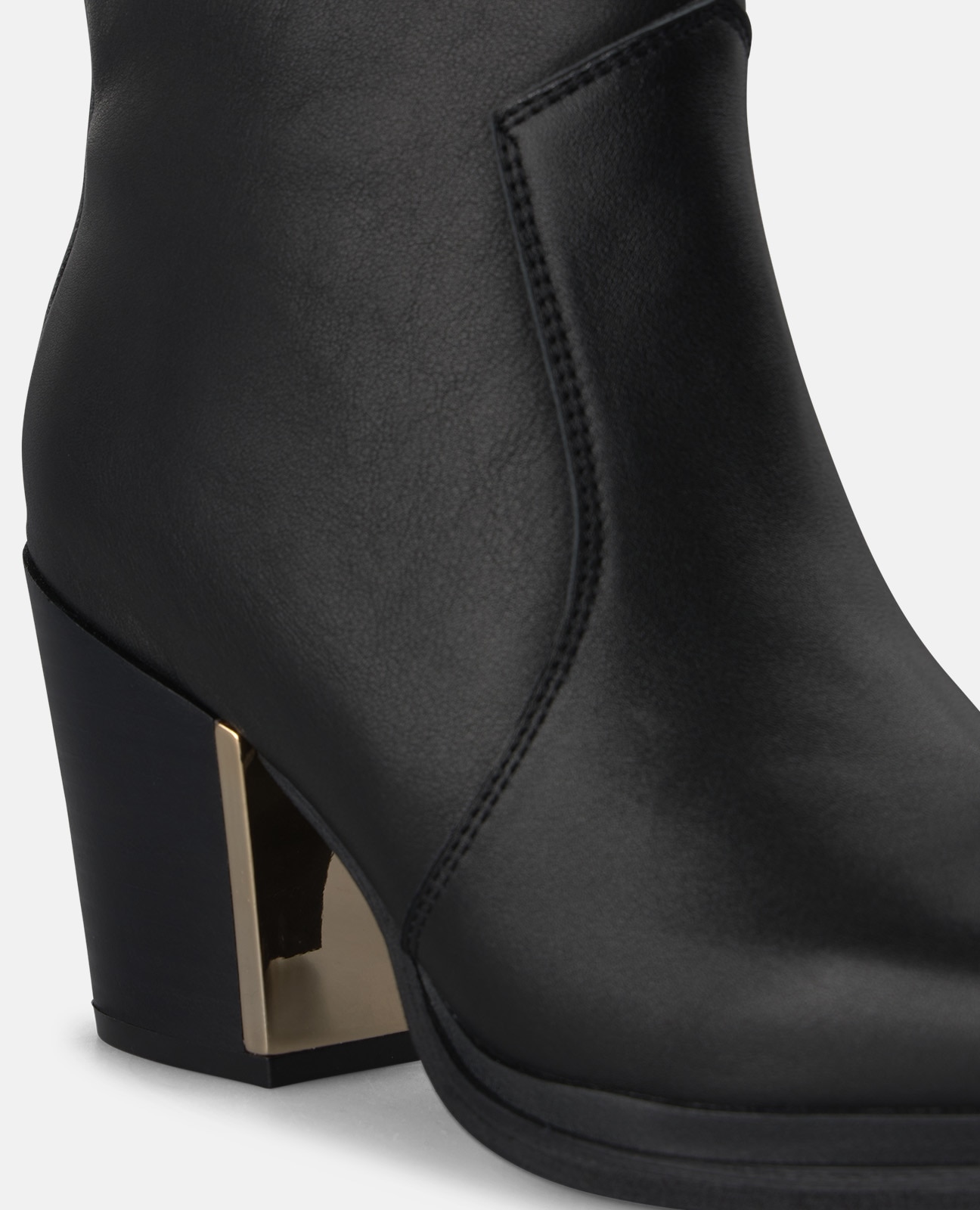 Botins Básicos em Napa com Fecho Zip Preto-4