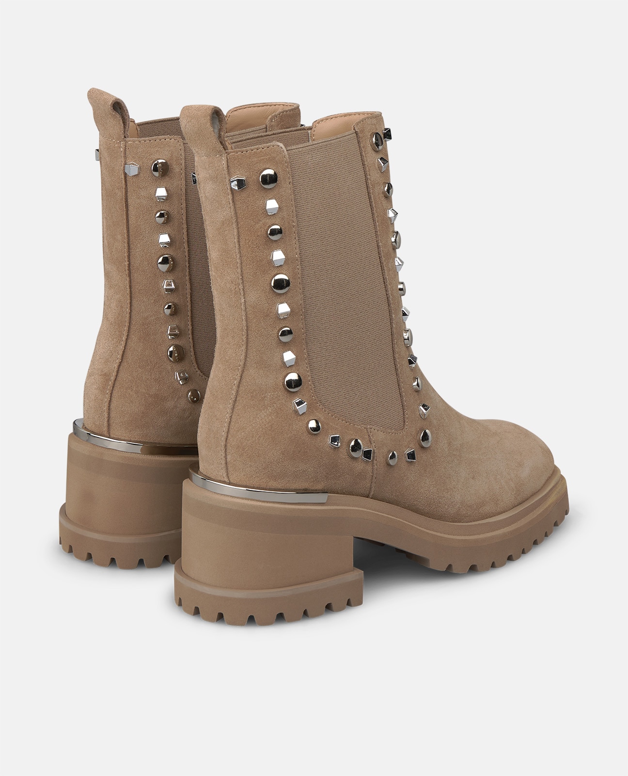 Botins Chelsea em Camurça com Tachas Metálicas Vison-3
