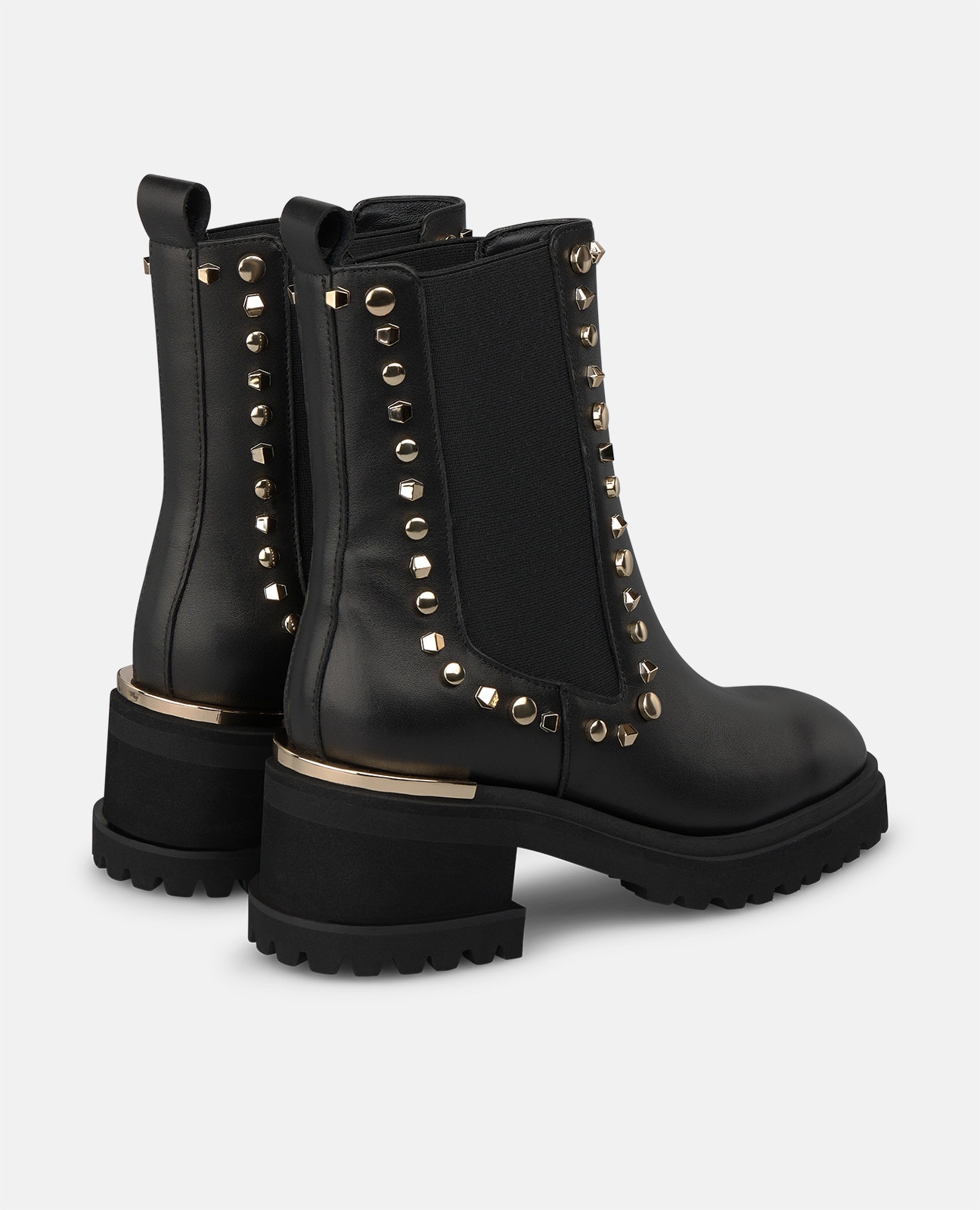 Botins Chelsea em Napa com Tachas Metálicas Preto-3
