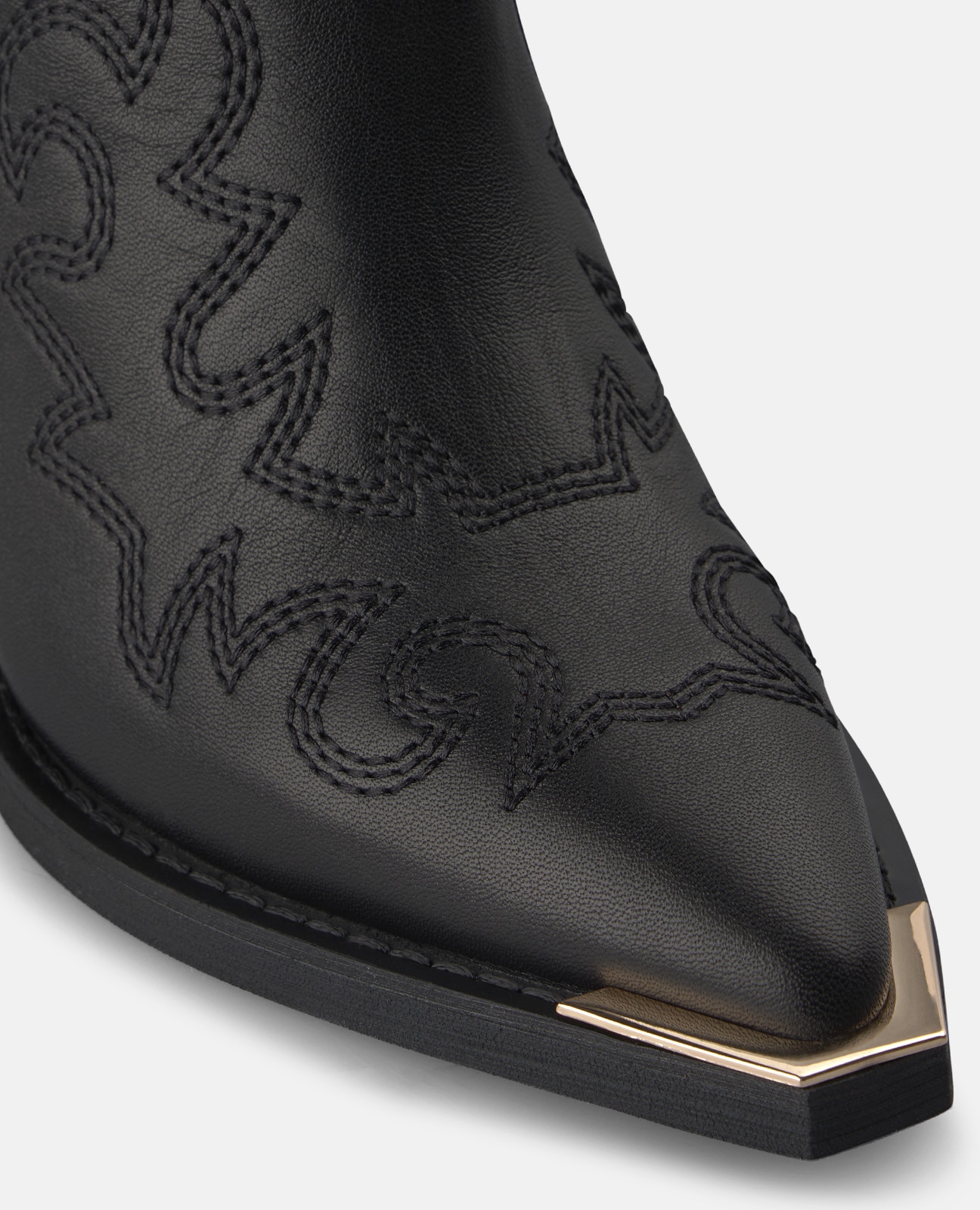 Botins Cowboy em Napa com Fecho Zip Lateral e Detalhes Bordados Preto-4