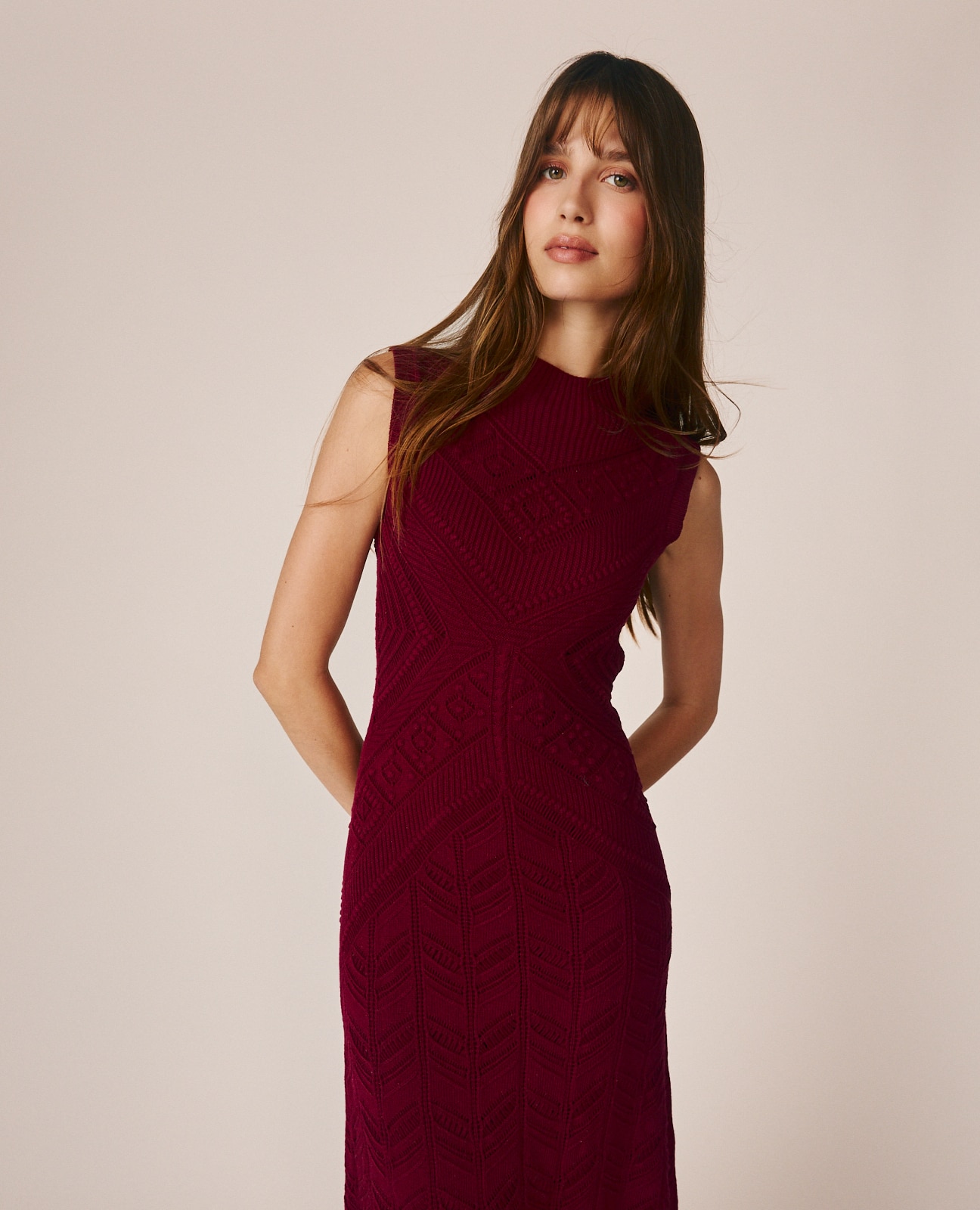 Imagem 0 de Vestido Comprido Perfurado sem Mangas