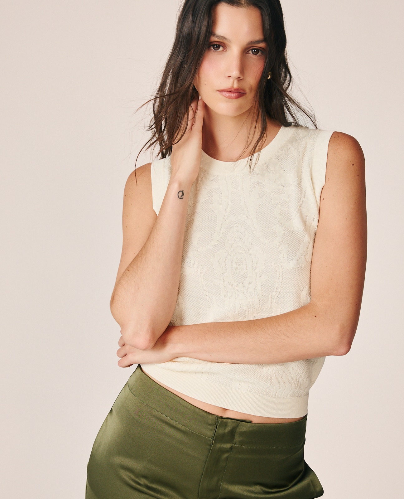 Colete Jacquard com Arabescos Creme-2