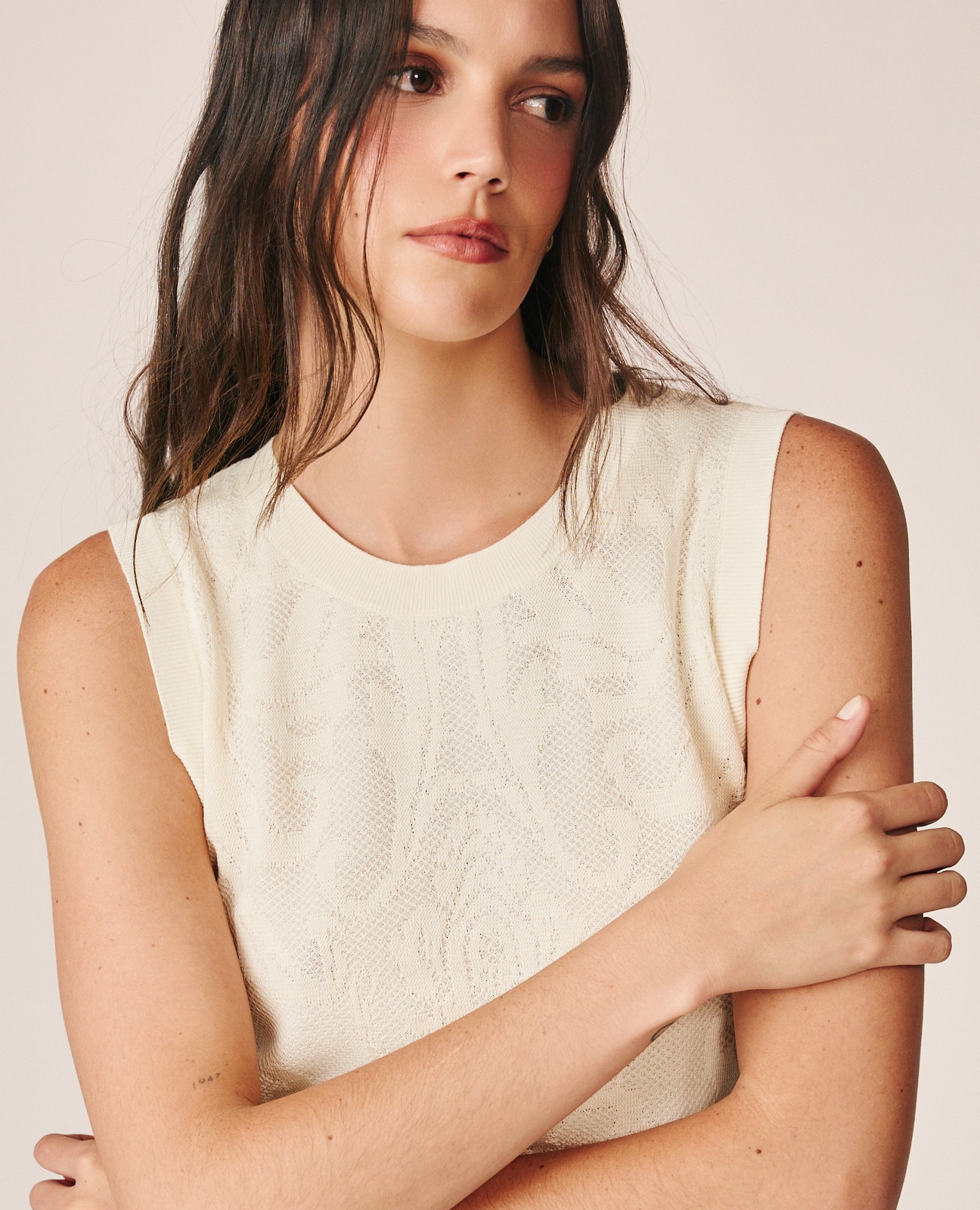 Colete Jacquard com Arabescos Creme-3