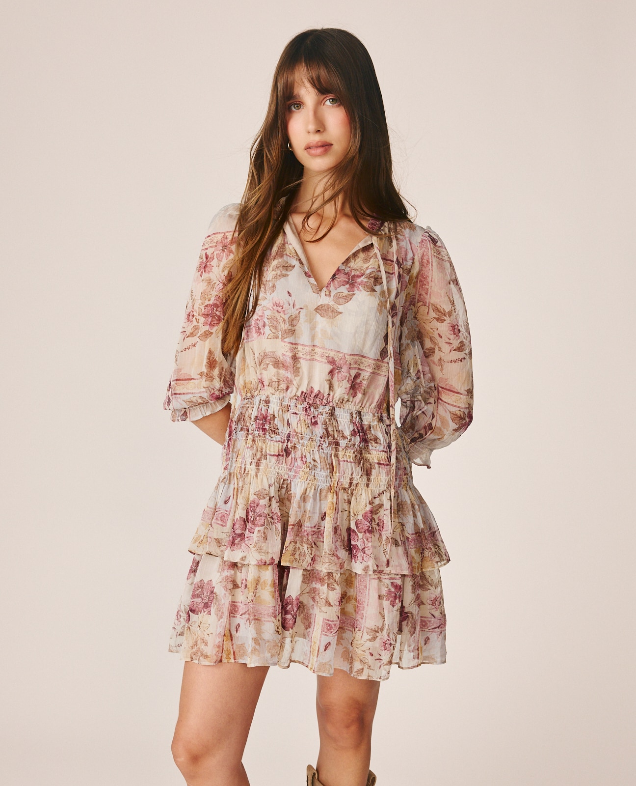 Imagem 0 de Vestido Curto com Manga 3/4 e Estampado Floral