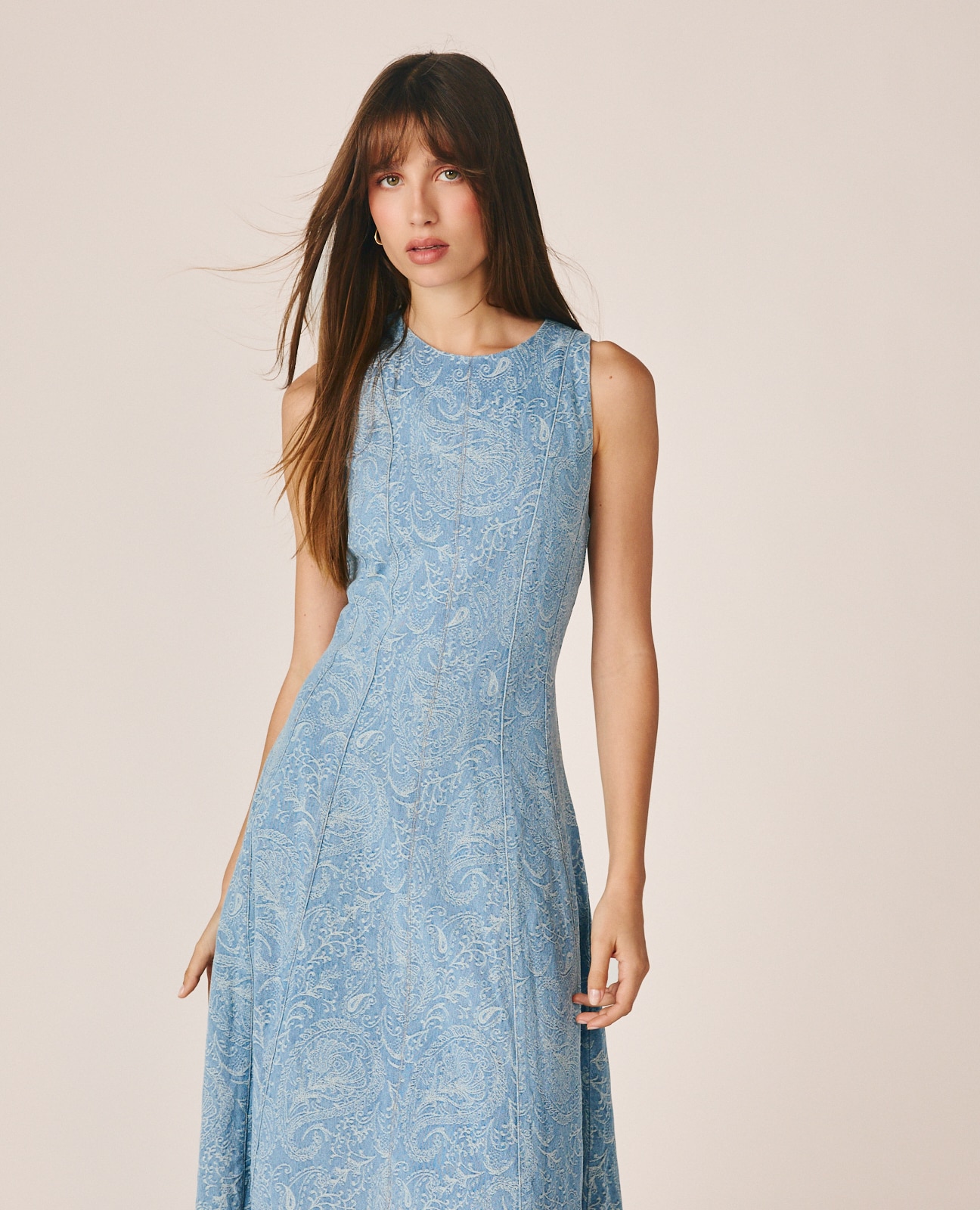 Vestido Comprido em Denim Jacquard com Estampado Paisley Azul-claro-2