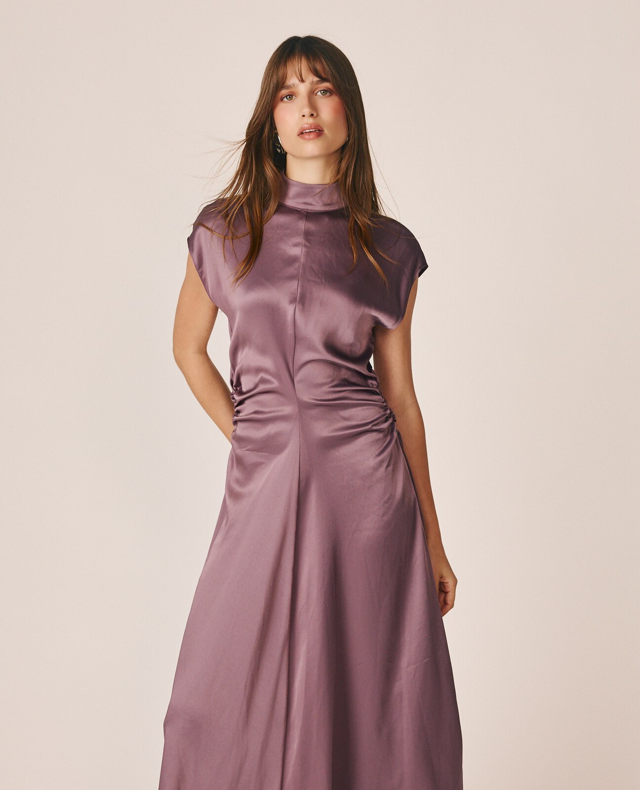 Vestido Comprido em Cetim com Gola Perkins Malva-3