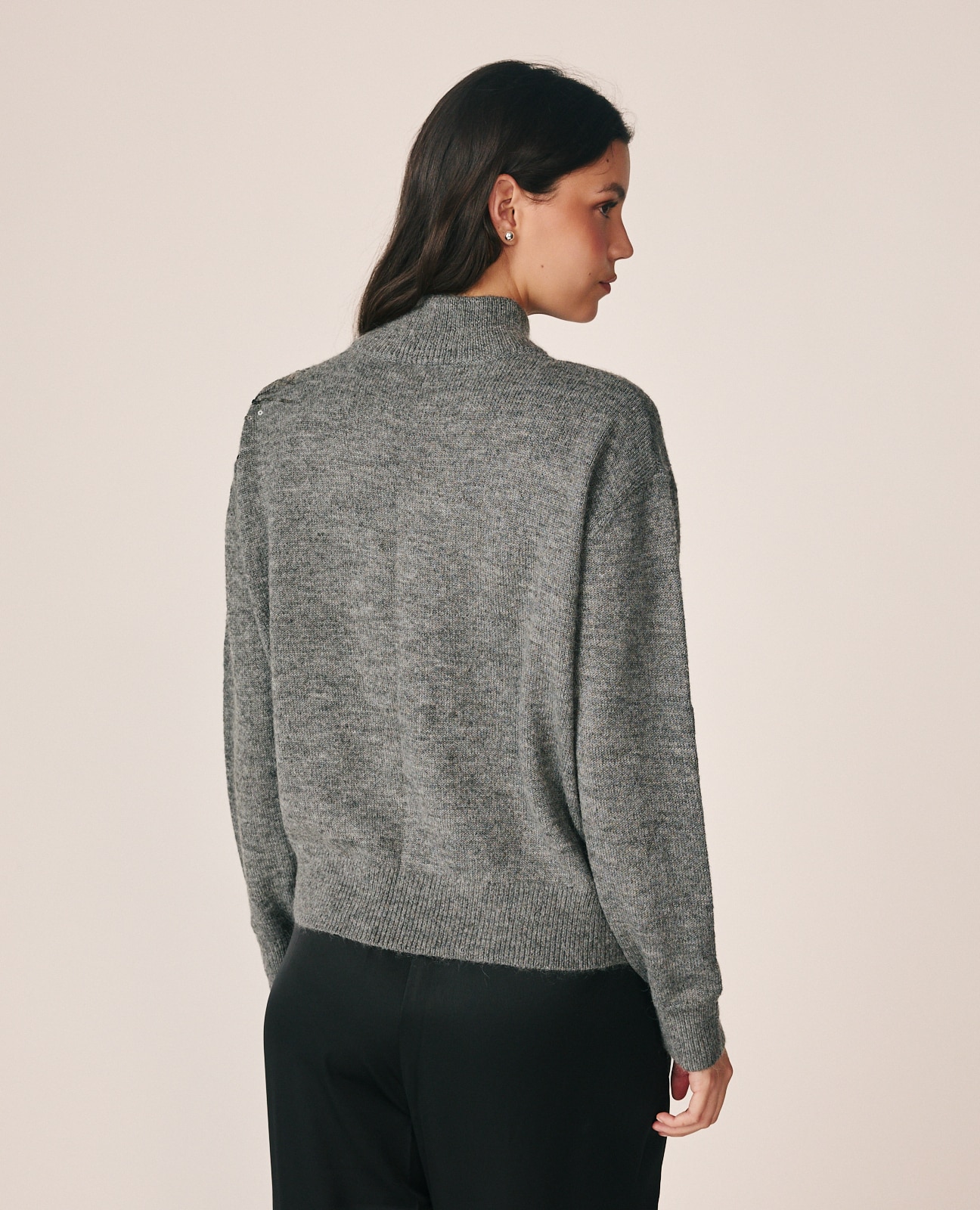 Camisola de Gola Alta com Bordados Florais Cinzento-5