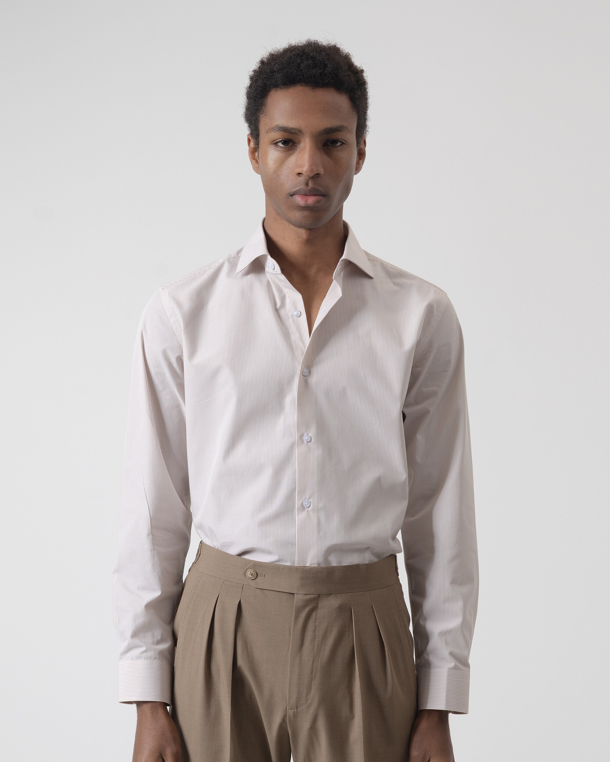 Camisa Formal Às Riscas Regular Fit em Areia Areia-1