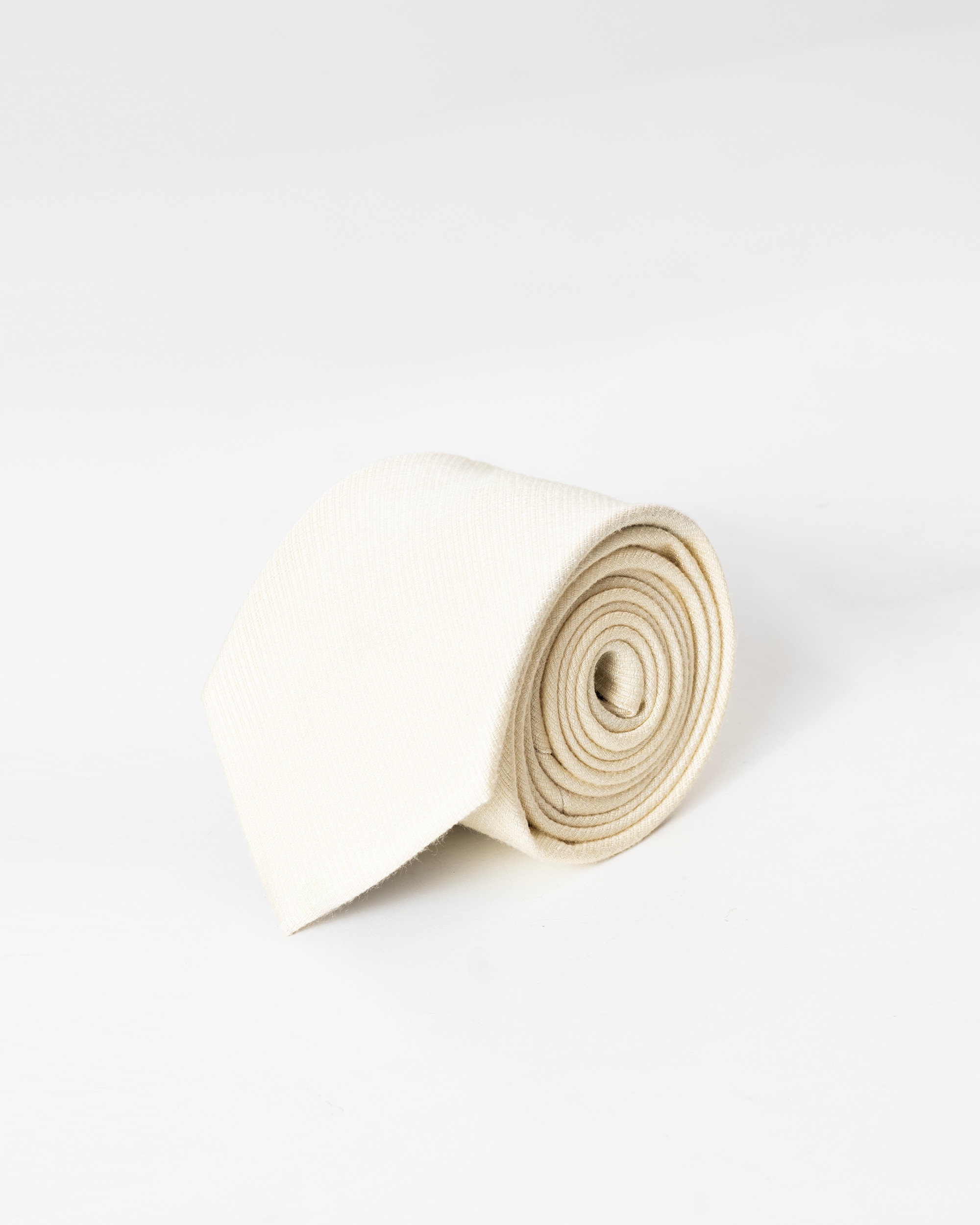 Gravata Soft Lisa em Branco Branco-marfim-2