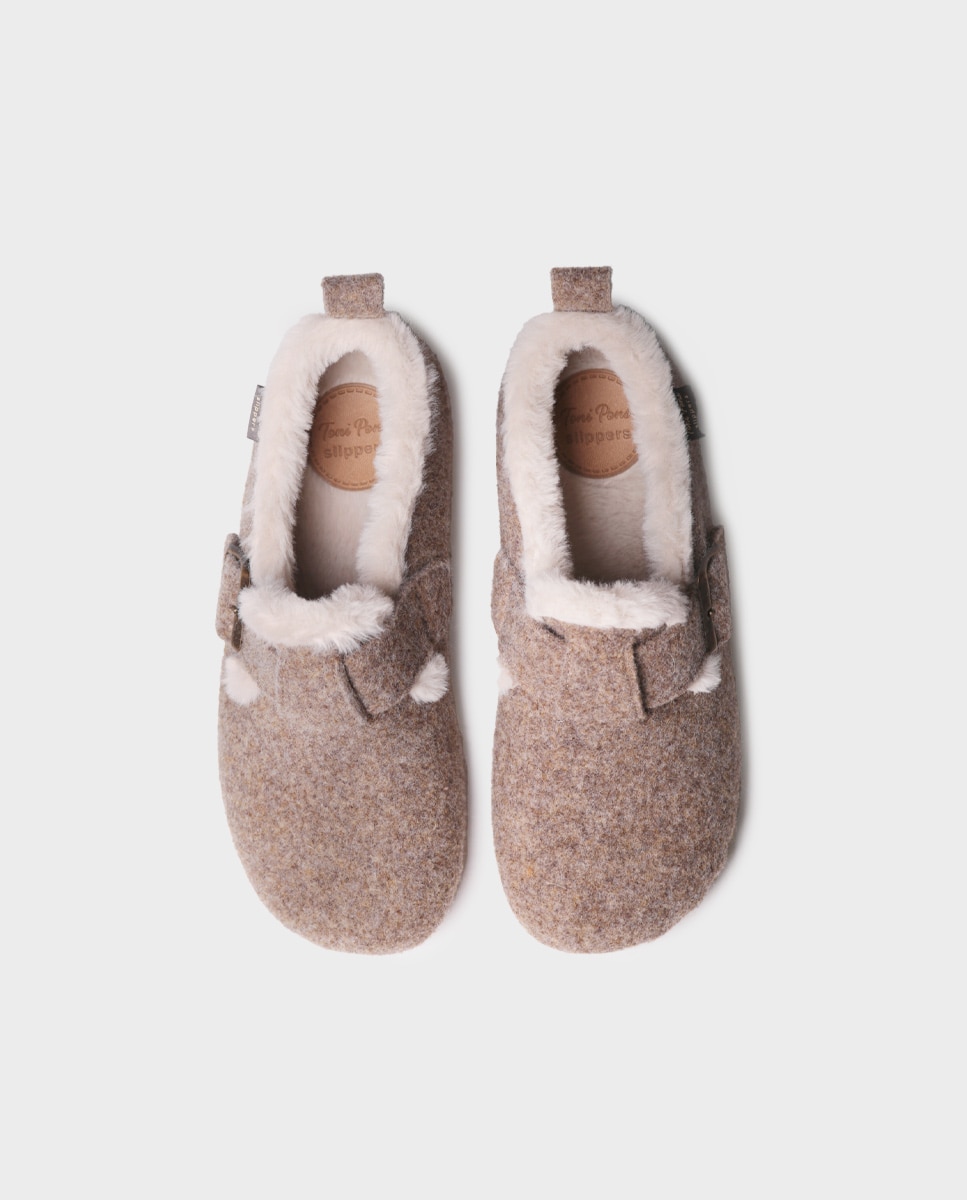 Pantufas Fechadas com Fivela Taupe-3